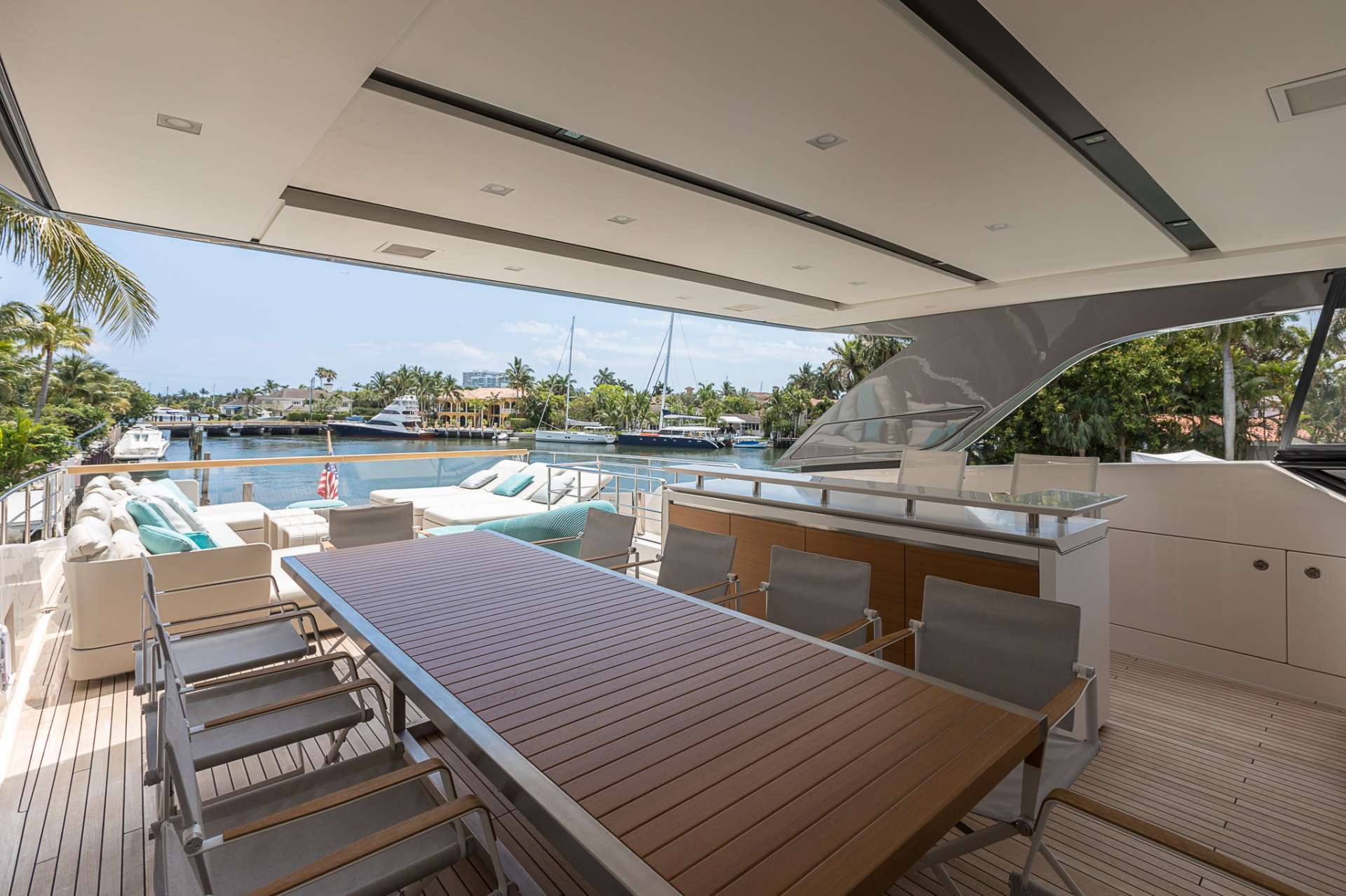 FREDDY Yacht Charter - Sun Deck Seating