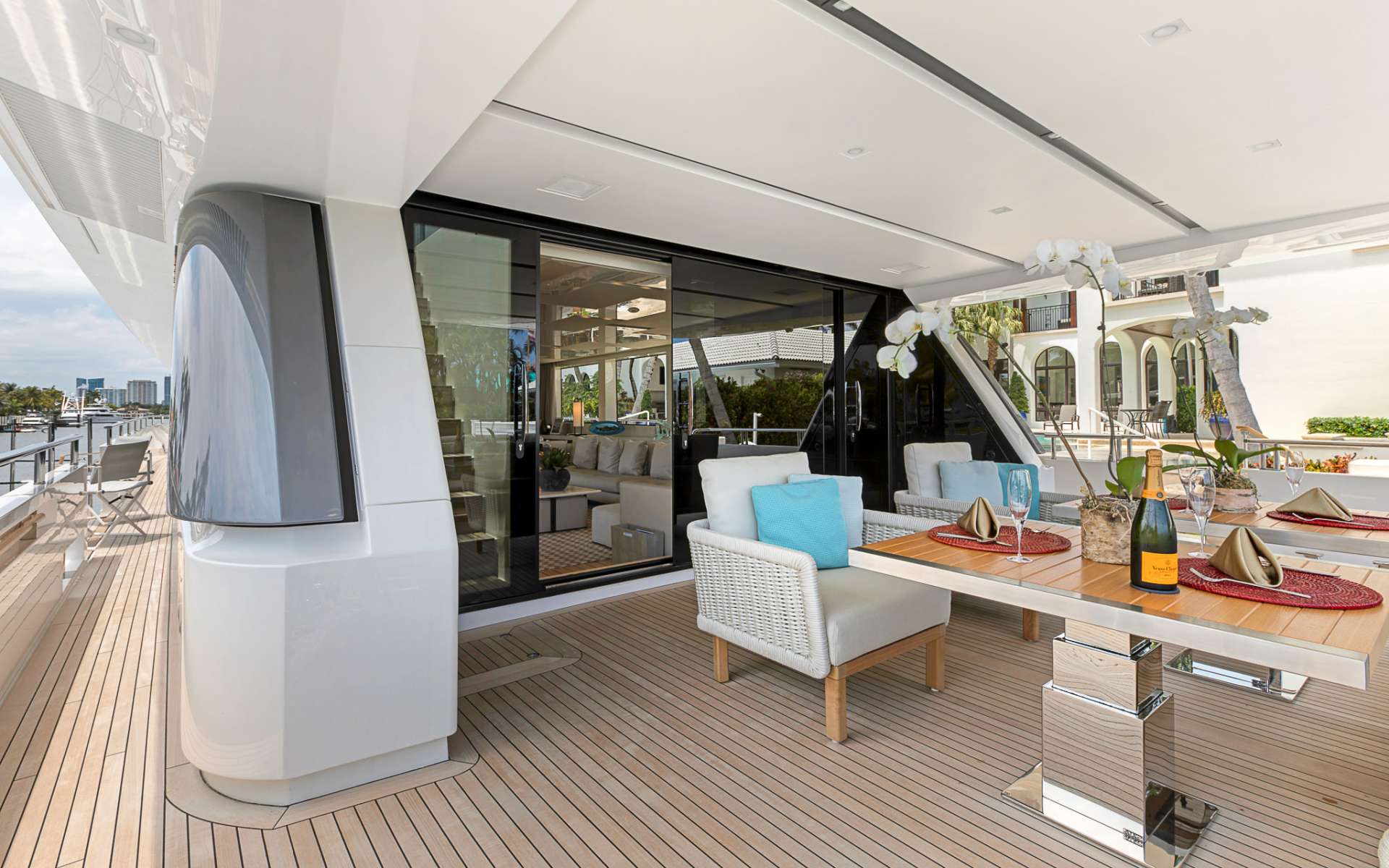 FREDDY Yacht Charter - Aft Deck