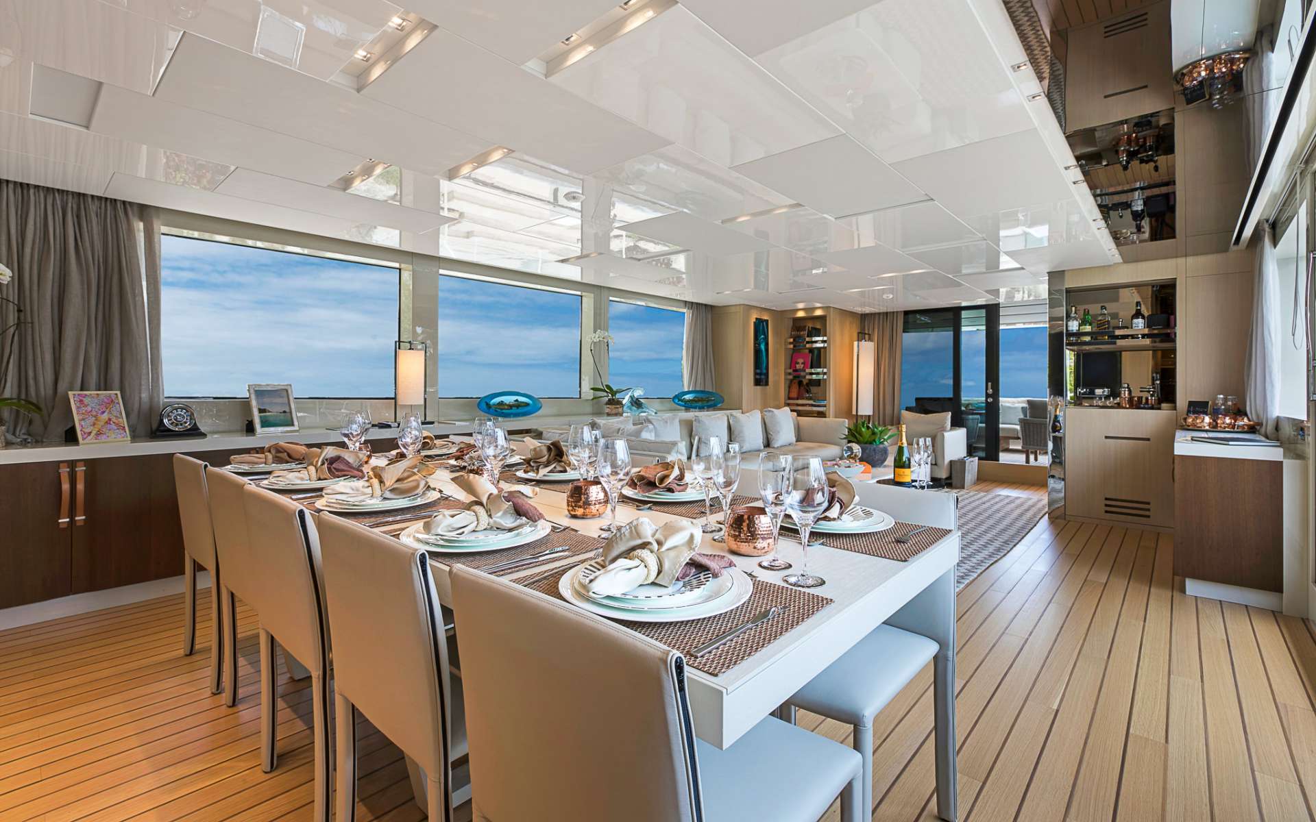 FREDDY Yacht Charter - Formal Dining