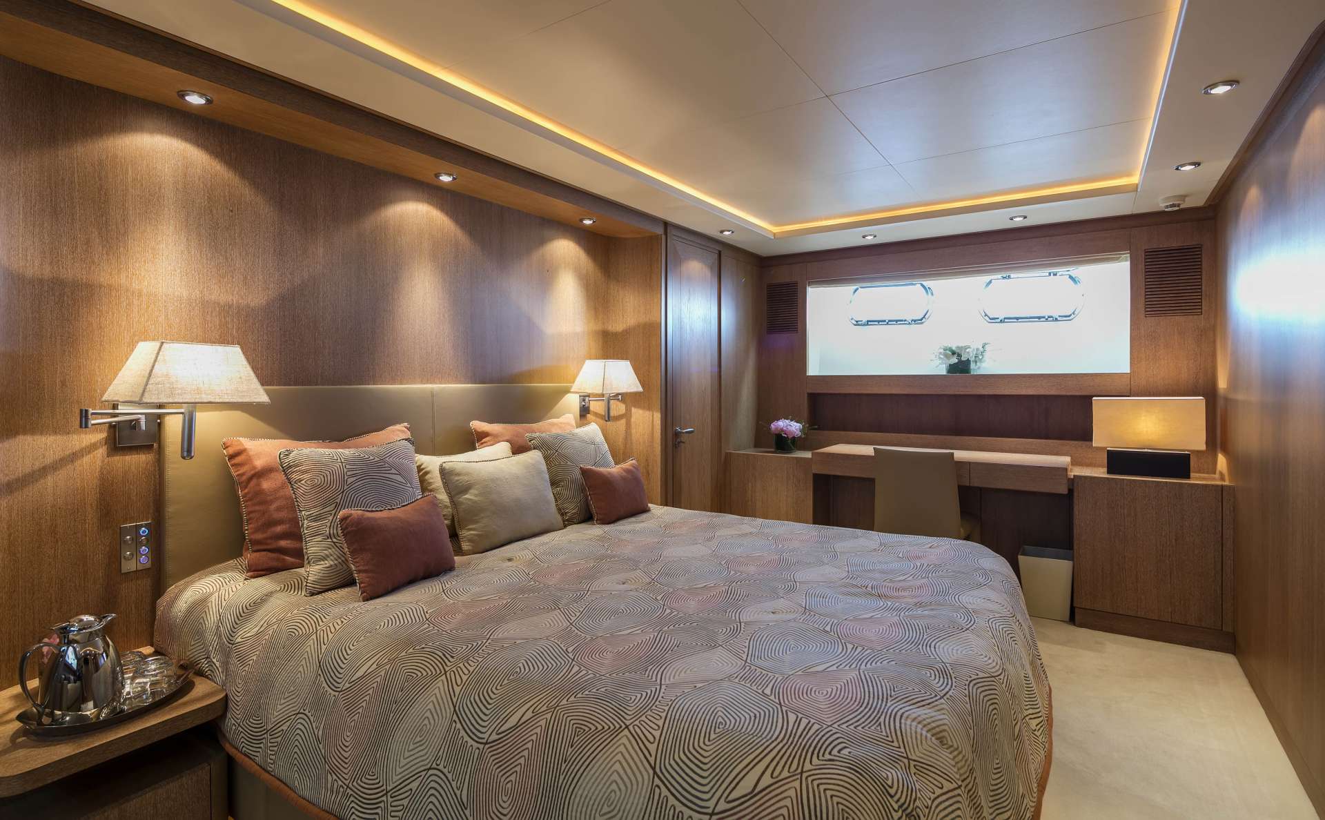 ALEXIA Yacht Charter - VIP Stateroom
