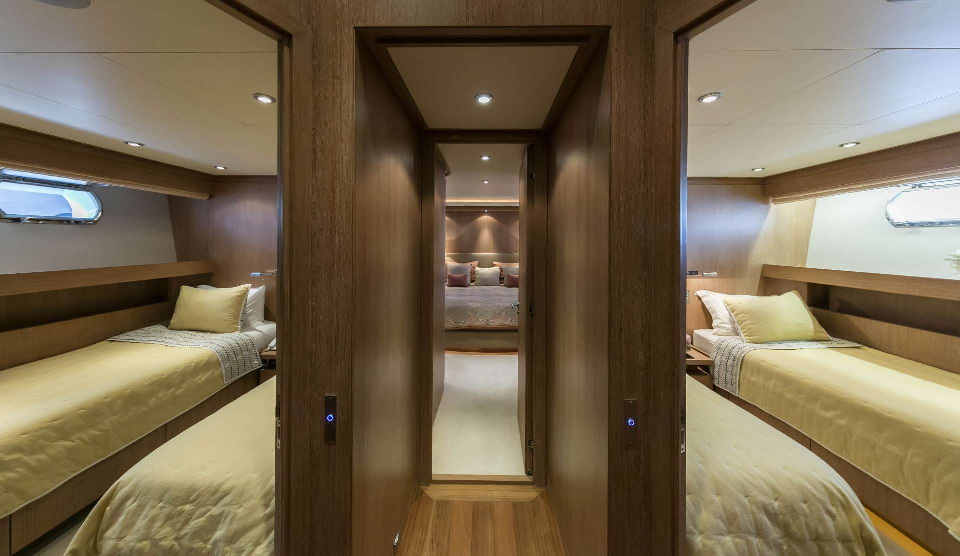 ALEXIA AV Yacht Charter - Twin Staterooms