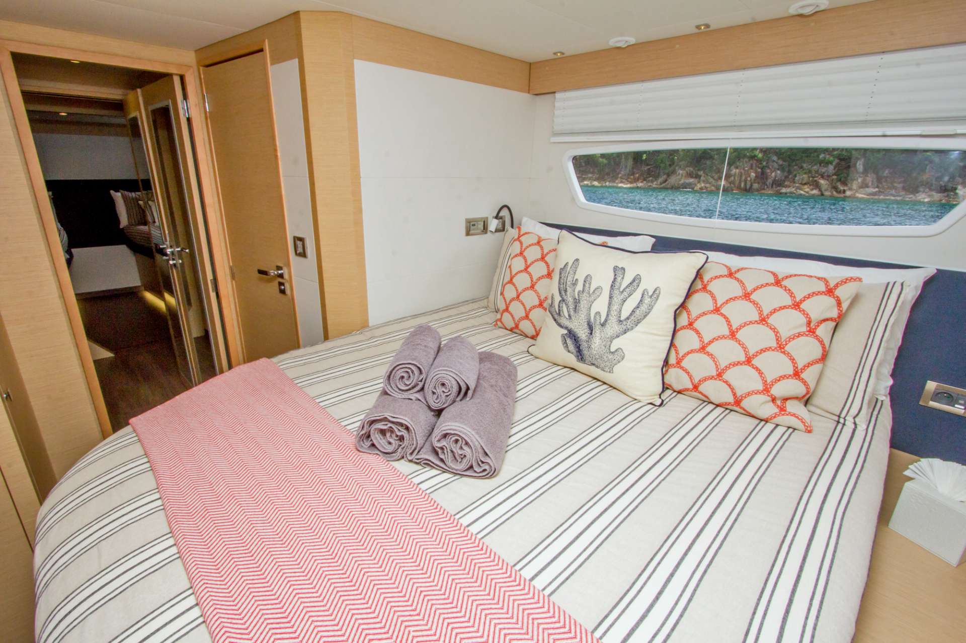 NENNE Yacht Charter - Guest Cabin