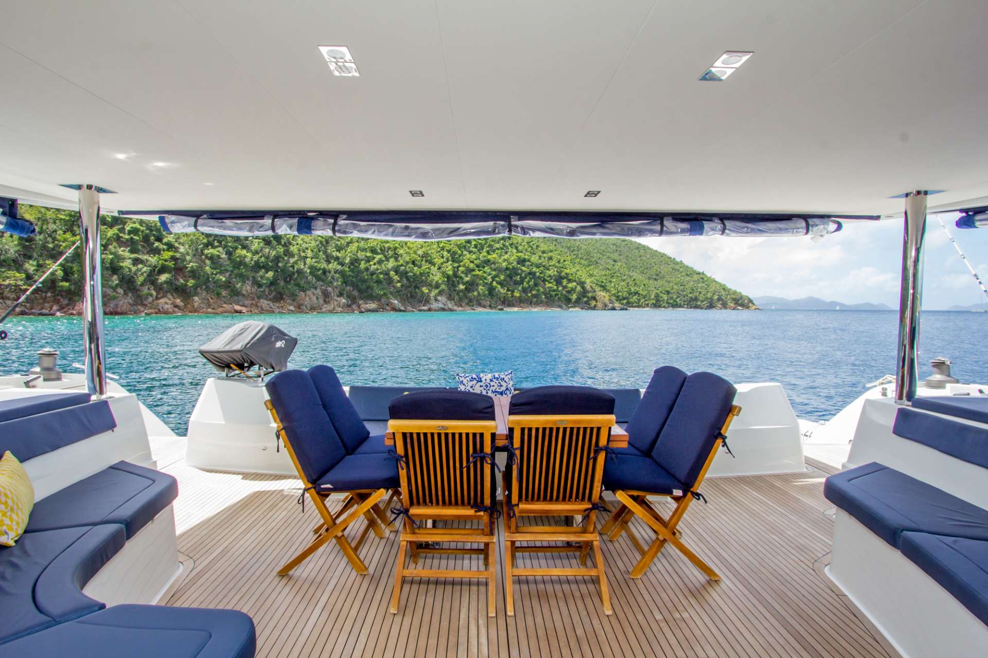 NENNE Yacht Charter - Aft Deck Dining Area