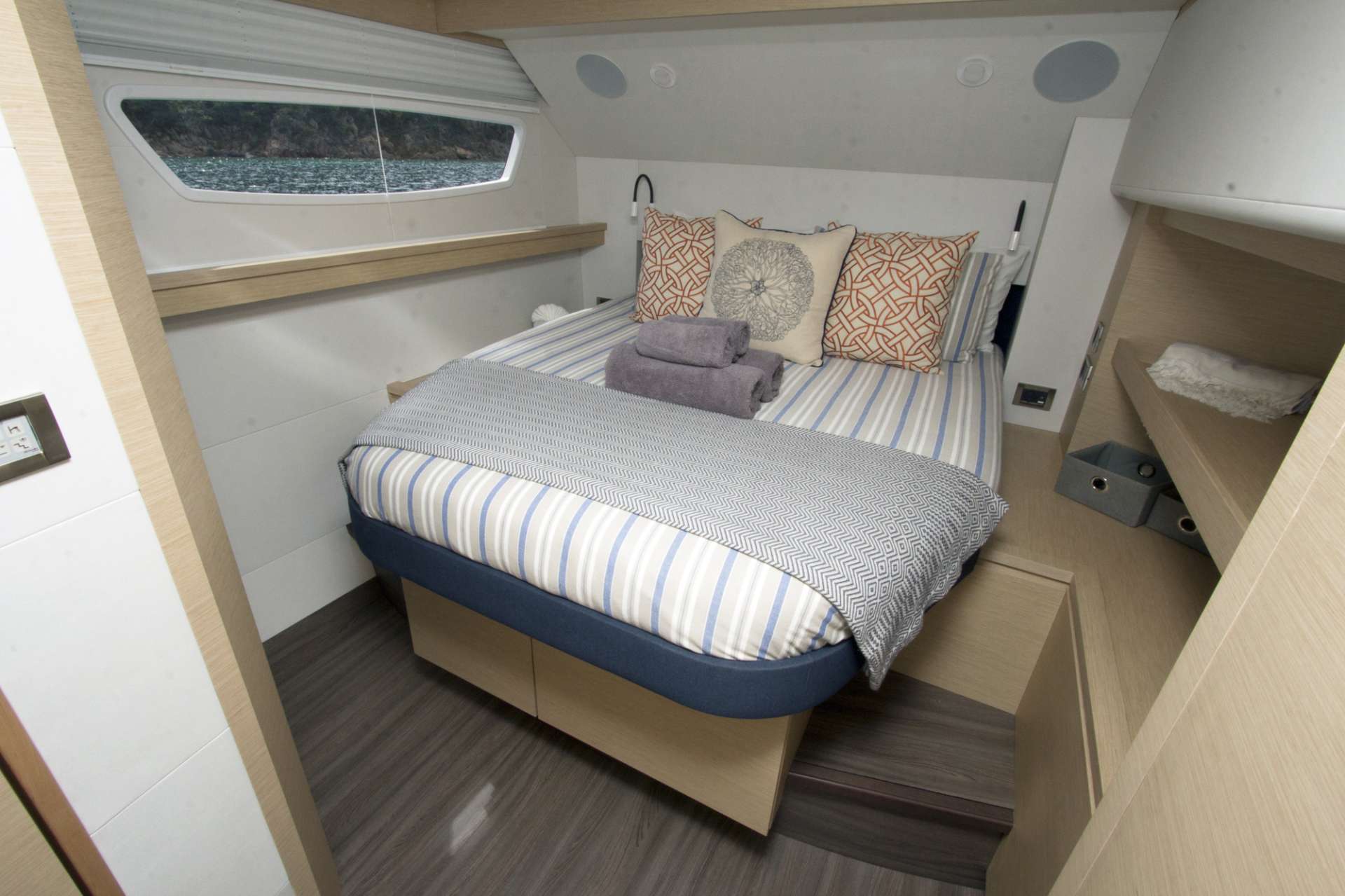 NENNE Yacht Charter - Guest Cabin