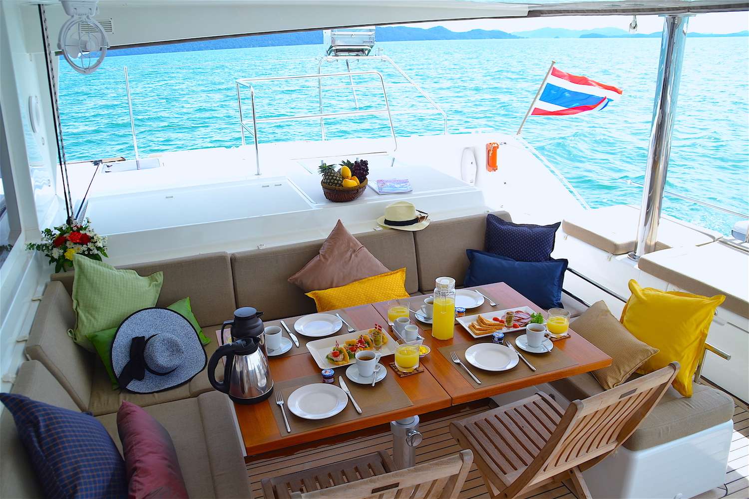 Yacht charter Seven