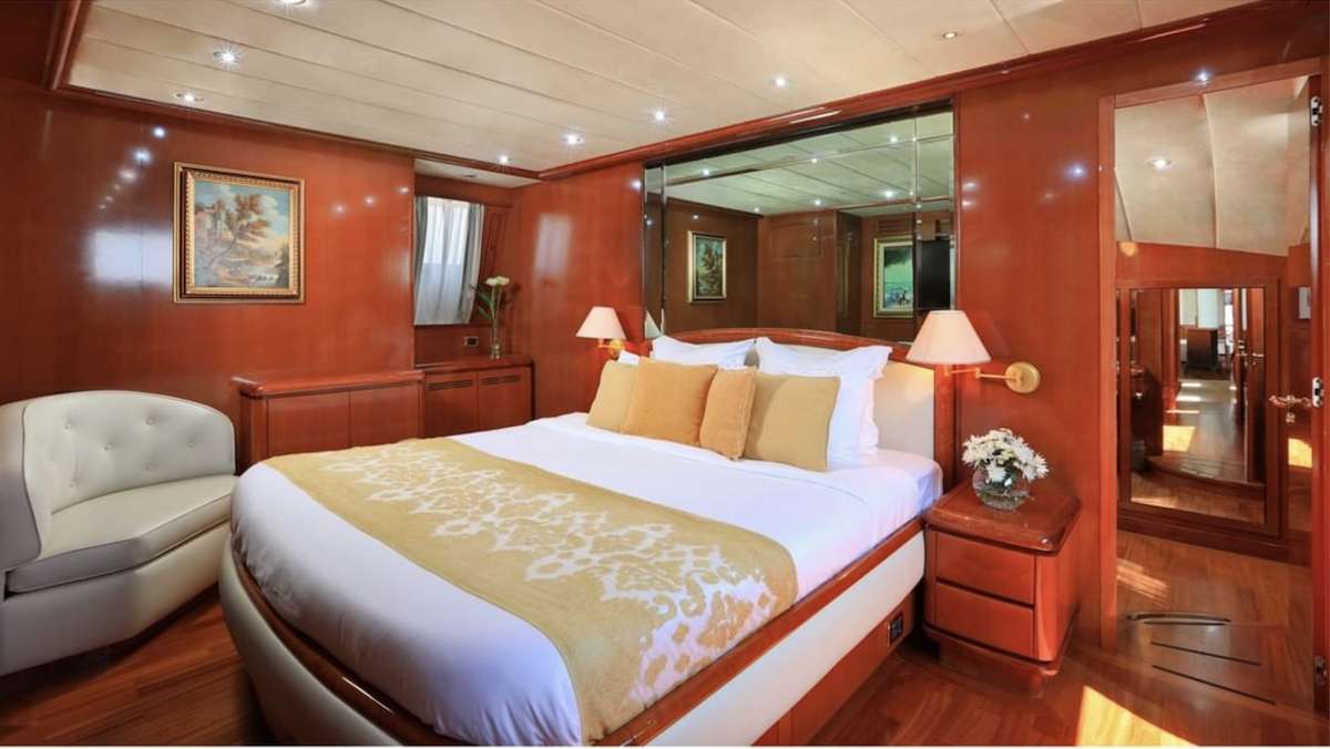 DEMAREST Yacht Charter - Double Cabin