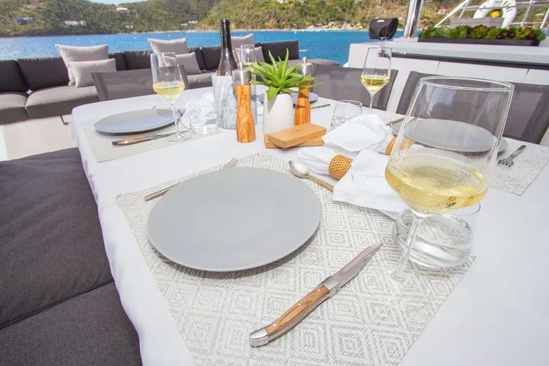 LE REVE L620 ESSENCE Yacht Charter - Alfresco dining