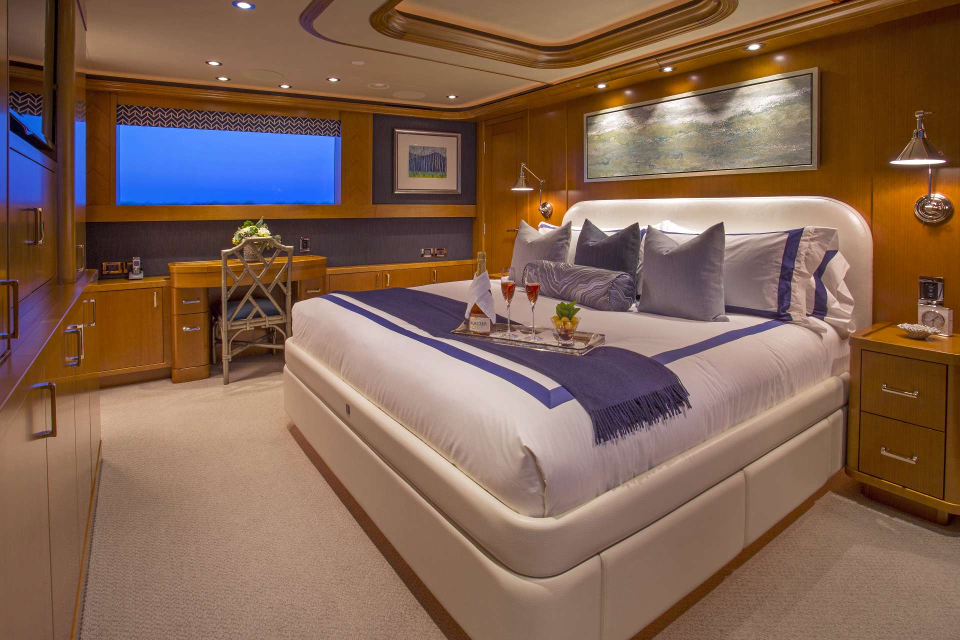FAR NIENTE Yacht Charter - Master Stateroom