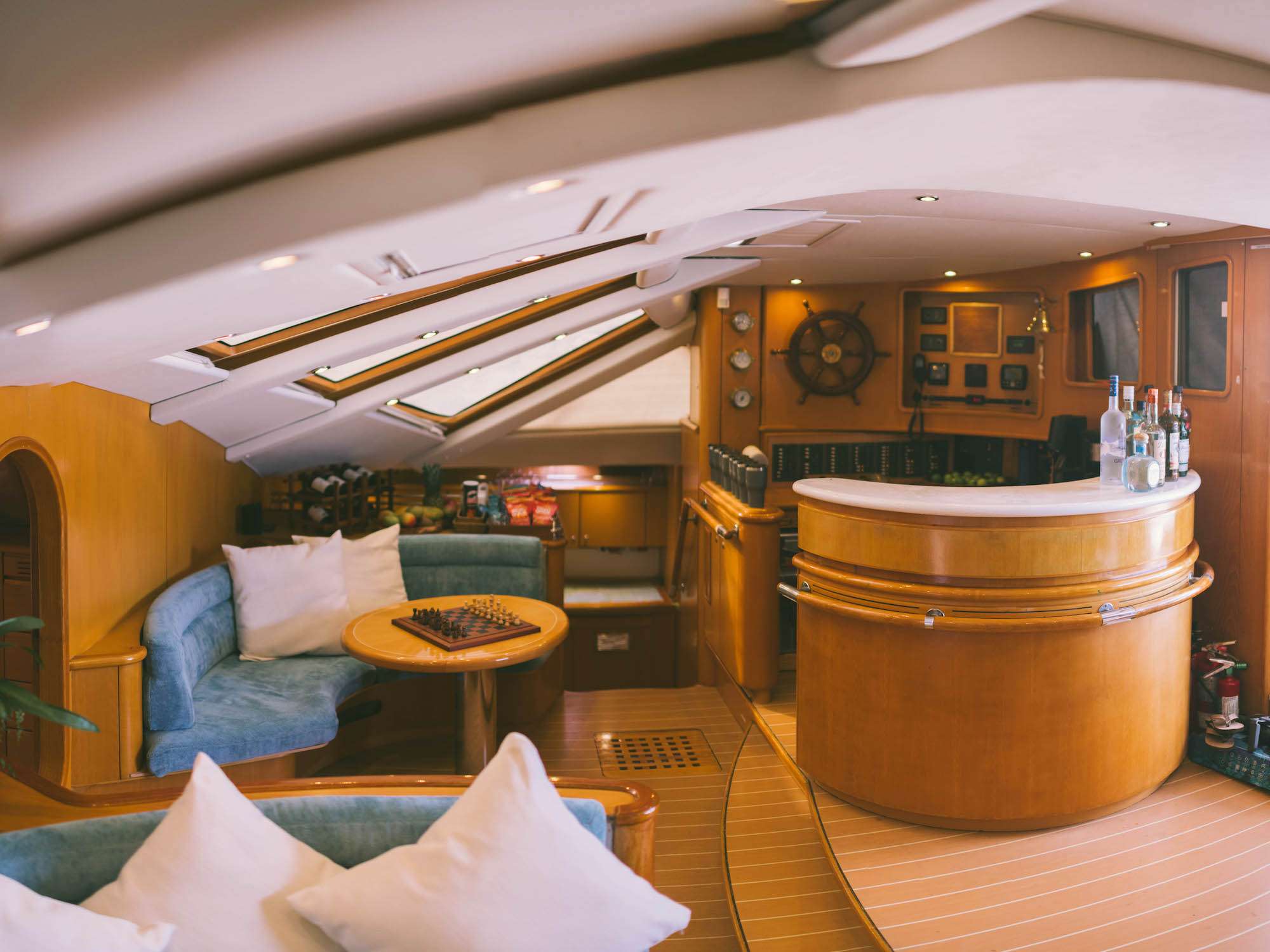 KELEA Yacht Charter - The main settee &amp; interior dining area