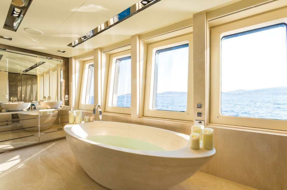 Icon Yacht Charter - Master Ensuite