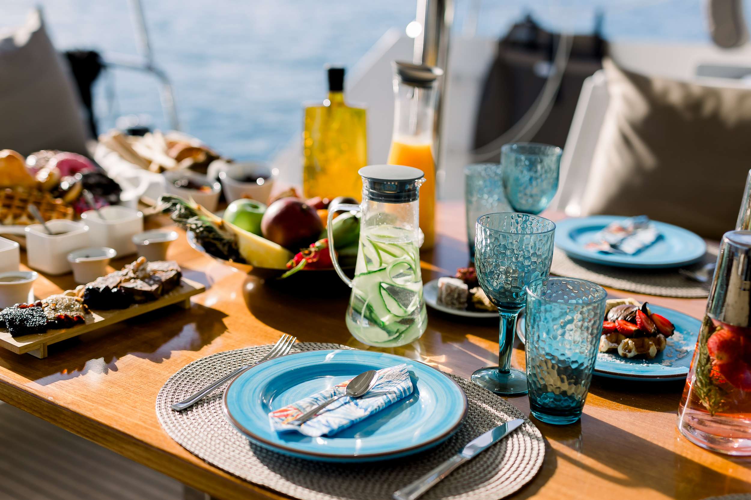 NEW HORIZONS 2 Yacht Charter - Breakfast Lifestyle