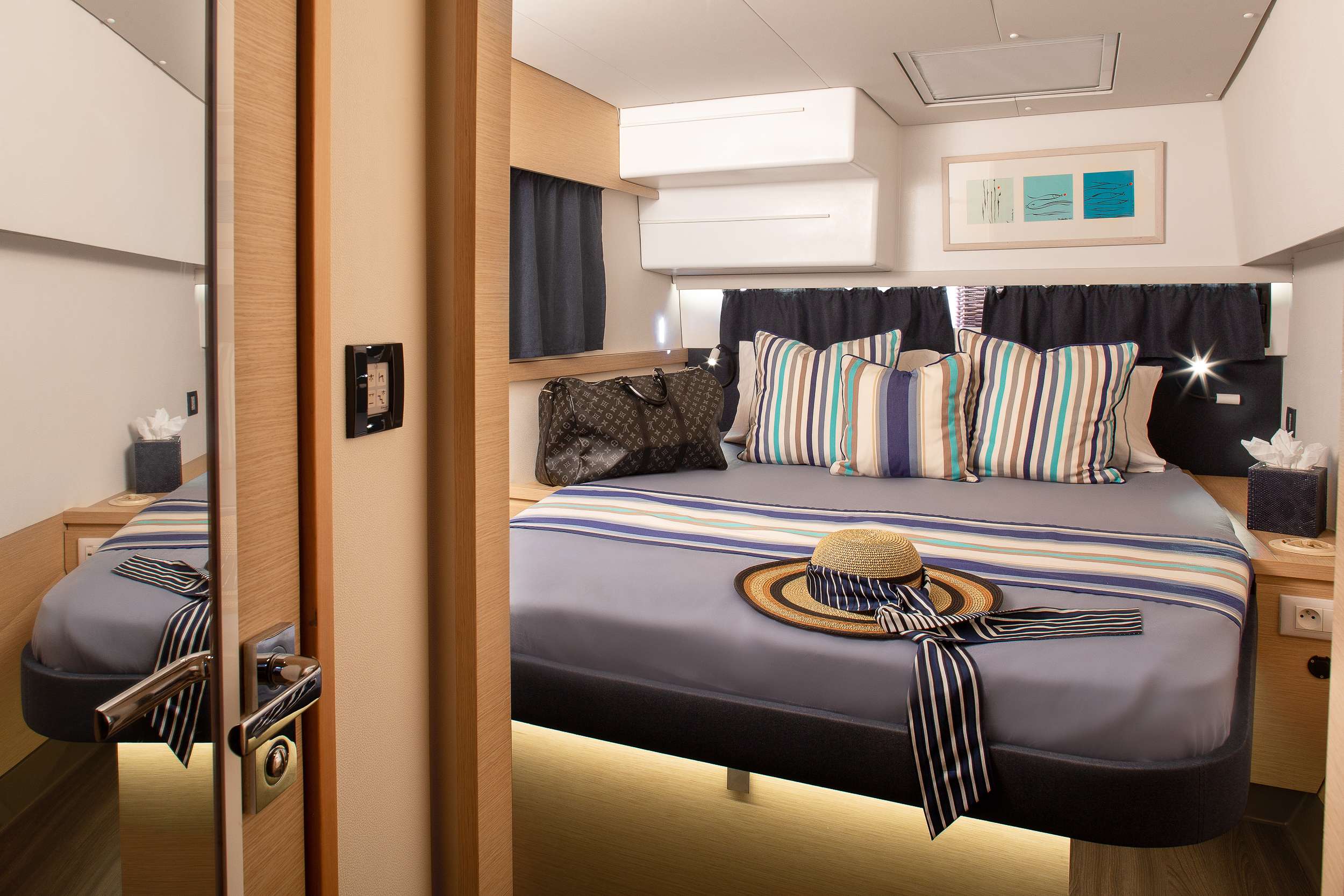 Queen Cabin