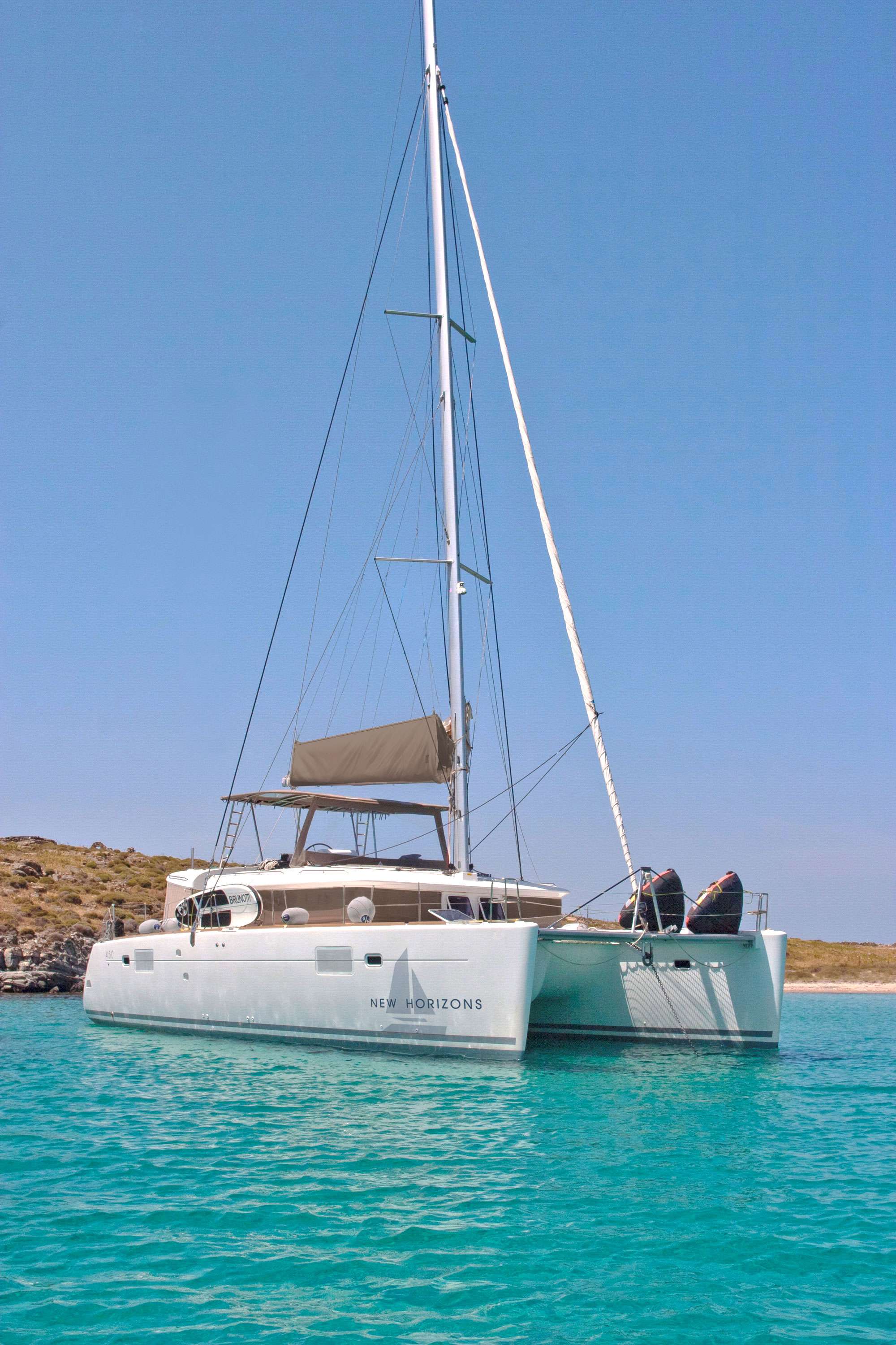 S/Y NEW HORIZONS
LAGOON 450
NOW IN BLUE EXTERIOR (2019) 
BUILT 2014 / REFIT 2017
8 PAX / 4  DOUBLE CABINS (2 CABINS CAN CONVERT TO TWIN BEDS)
2 CREW
BASED IN ATHENS, GREECE







