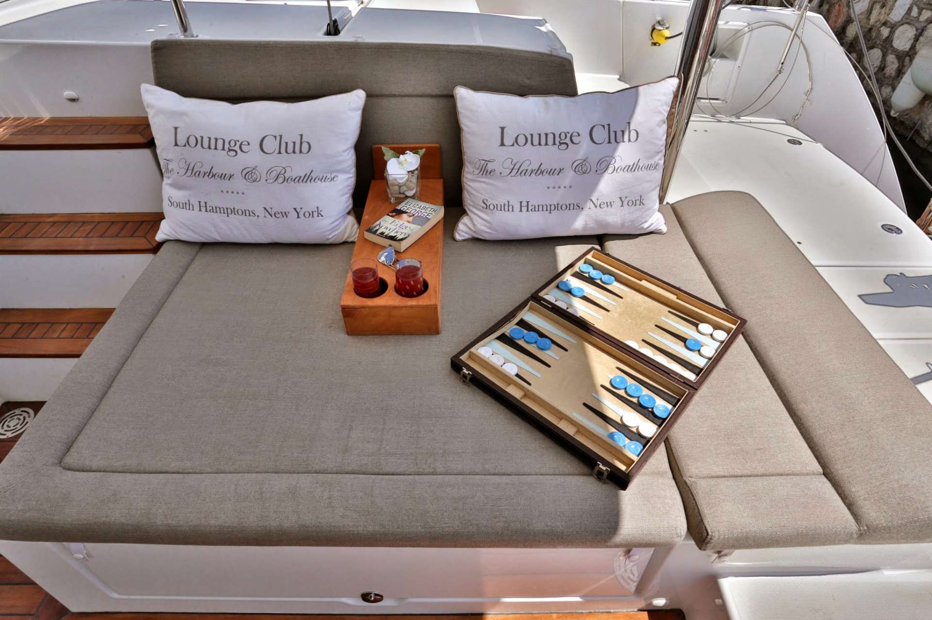 Catamaran Charter New Horizons