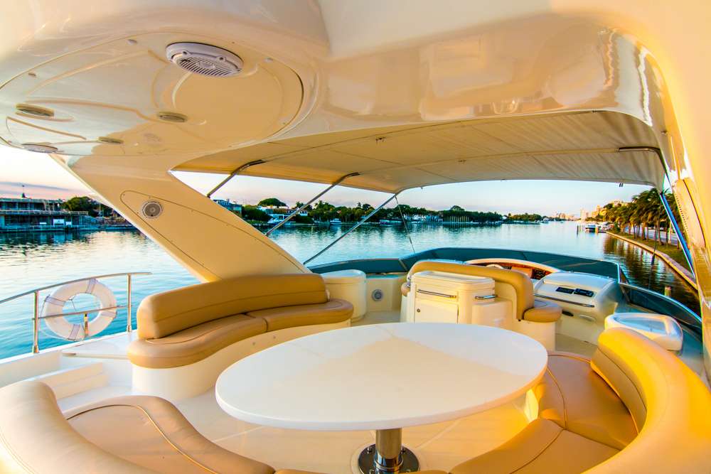 Flybridge facing forward 