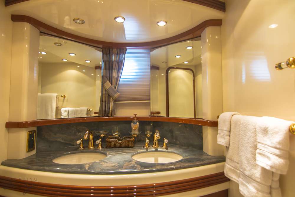 Master stateroom head