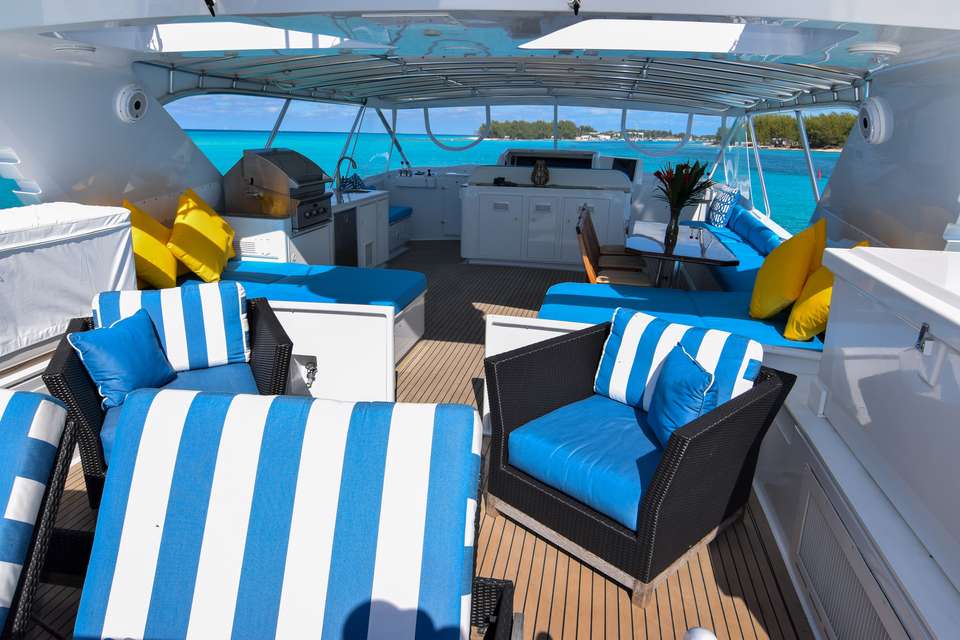 Flybridge deck
