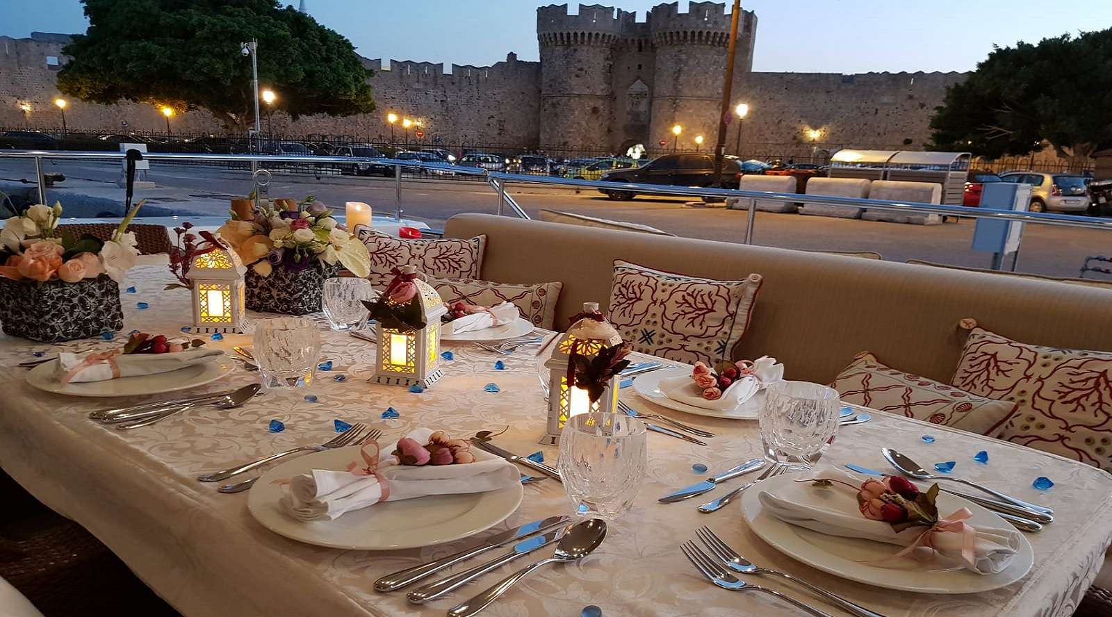 AFT DINING SECTION