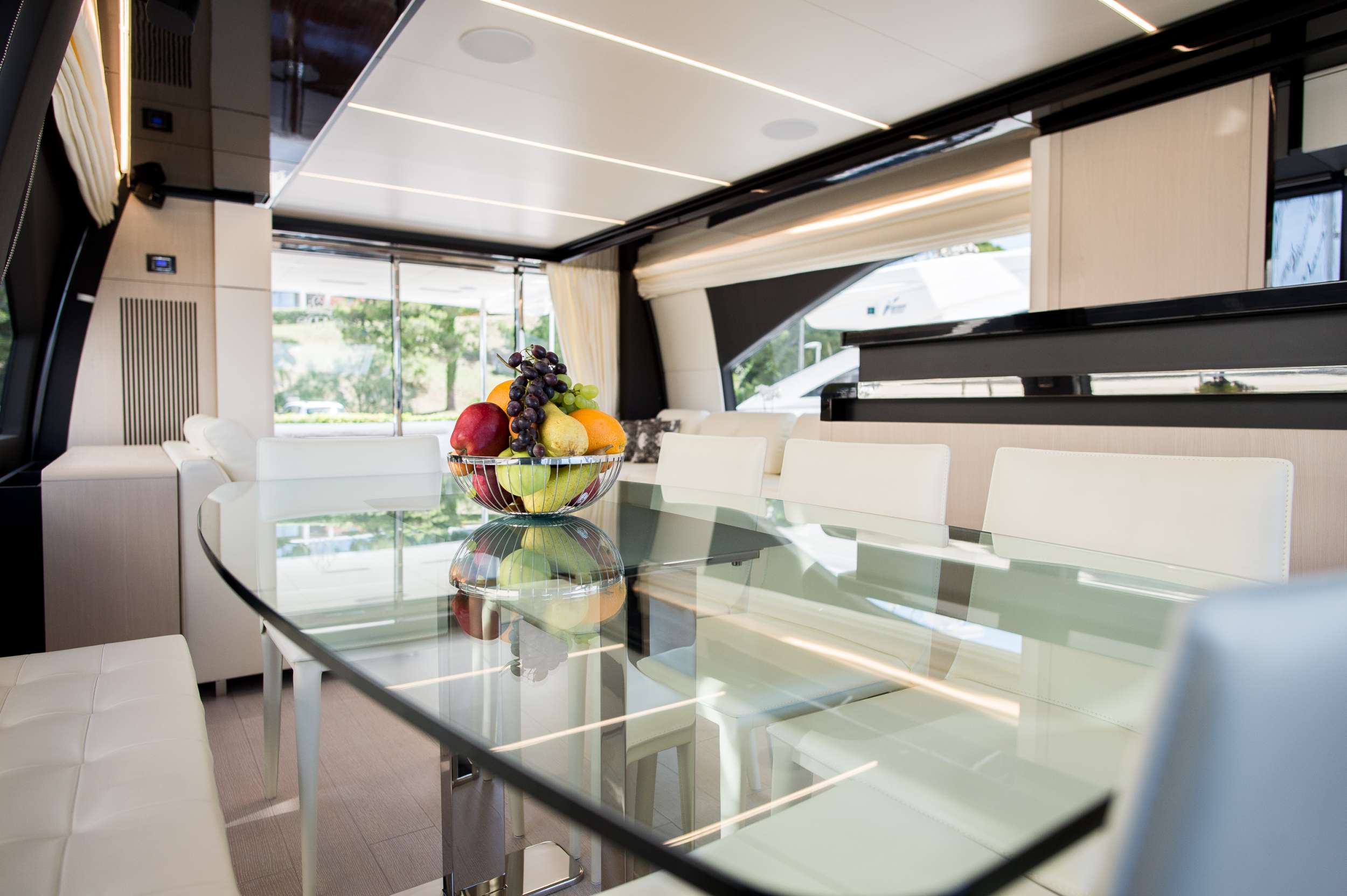ALYSS Yacht Charter - Dining Area
