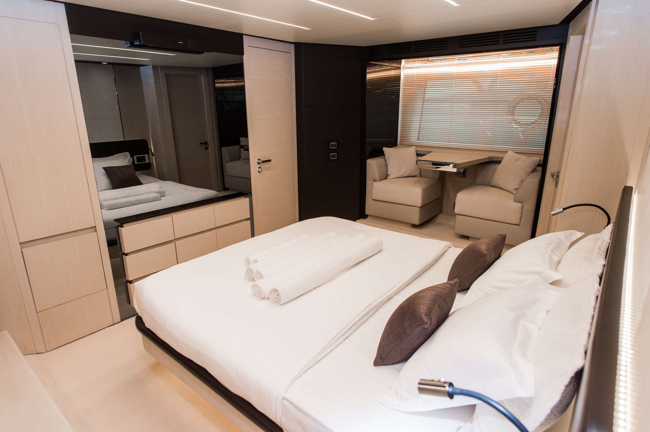 ALYSS Yacht Charter - Master Cabin