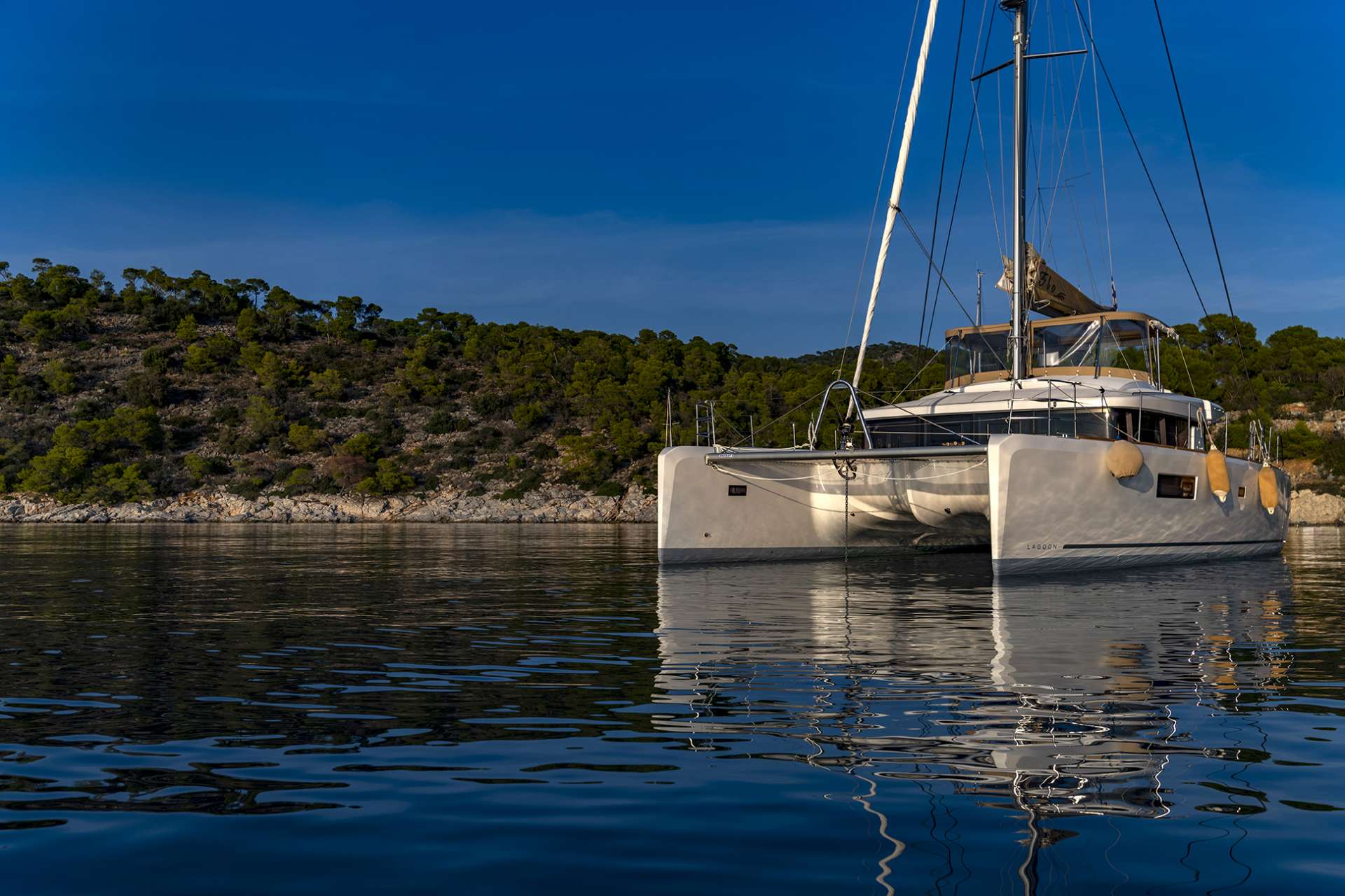S/Y FLO is a Lagoon 52 - 2018 built. She is the perfect yacht to enjoy your summer vacation. She has three seating areas (front, aft and flybridge). Her bathing platform is idea for lounging and enjoying cocktails. She has four queen bed cabins all with private facilities. She boosts an array of water toys for fun on the sea. Her chef will prepare your delicious meals.
Discover Greece....Go with the Flo!