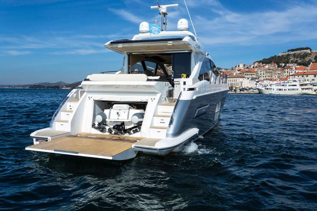 mini yacht charter