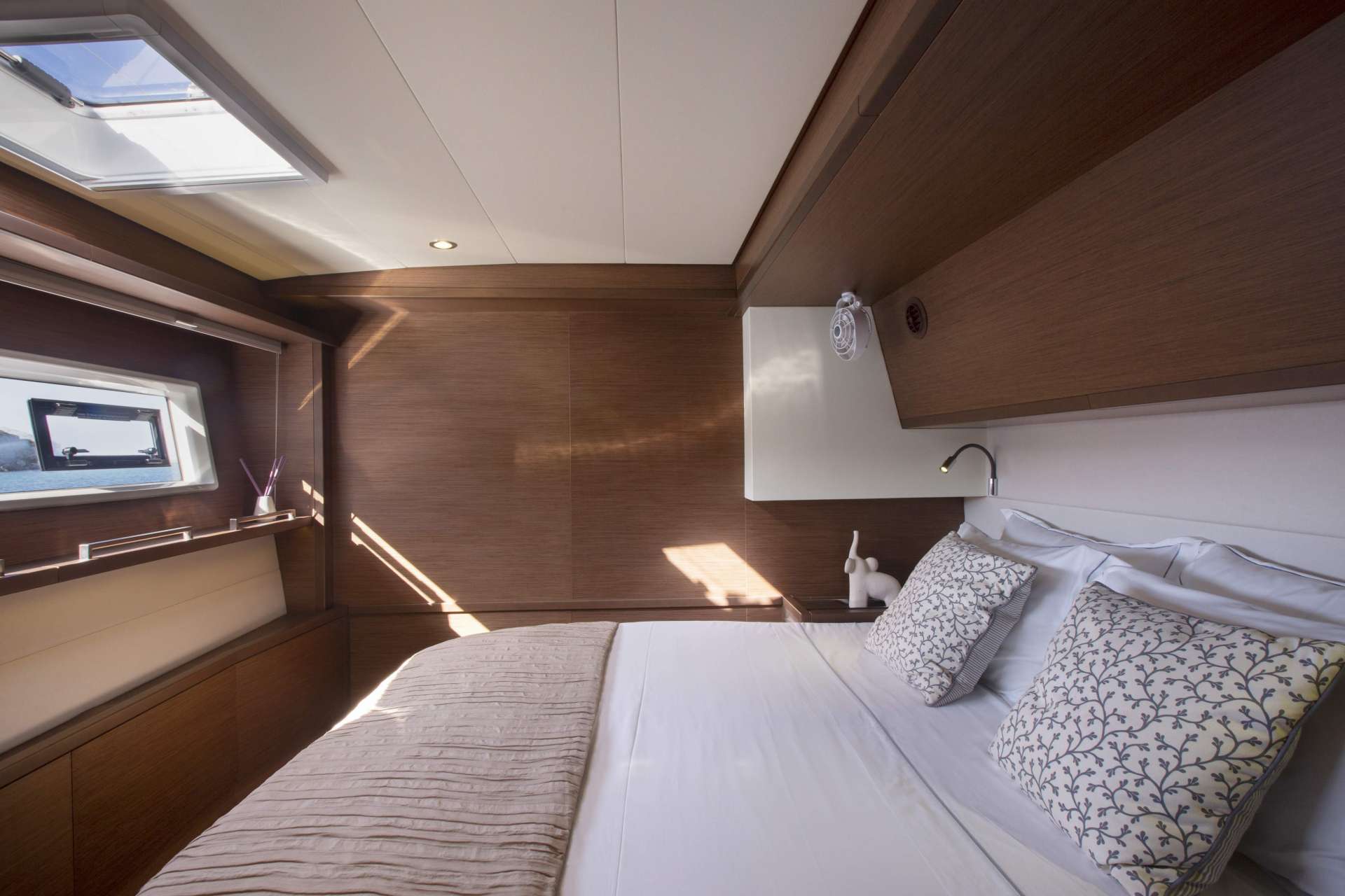 Catamaran Charter Phantom