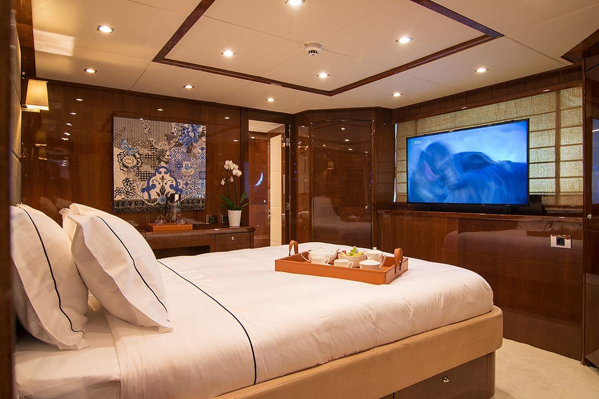 PATHOS Yacht Charter - VIP Suite 1