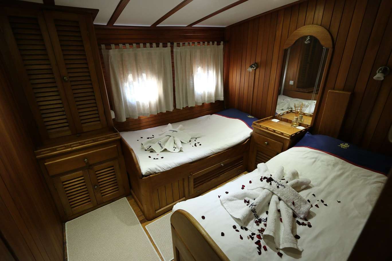Twin Cabin