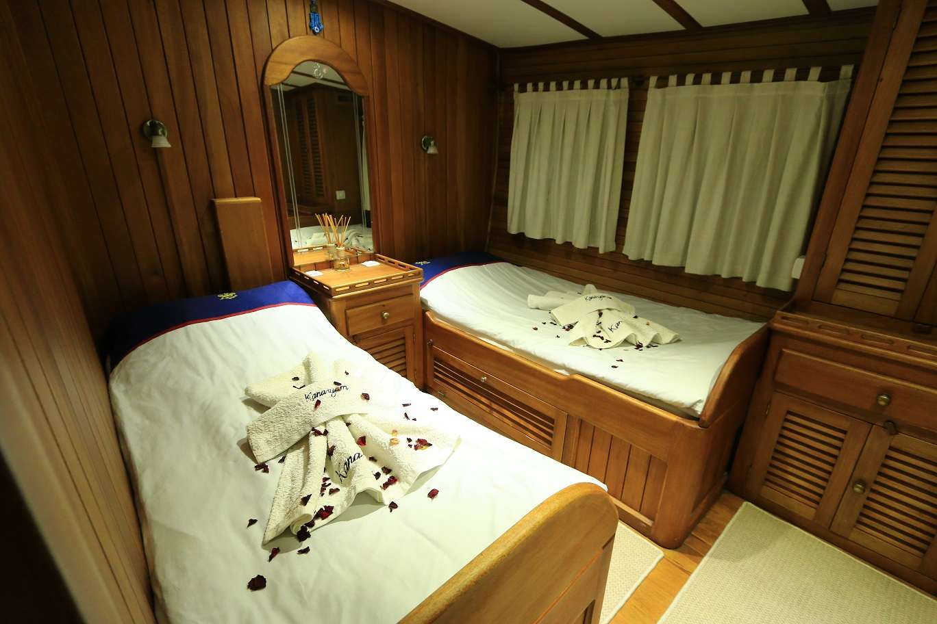 Twin Cabin