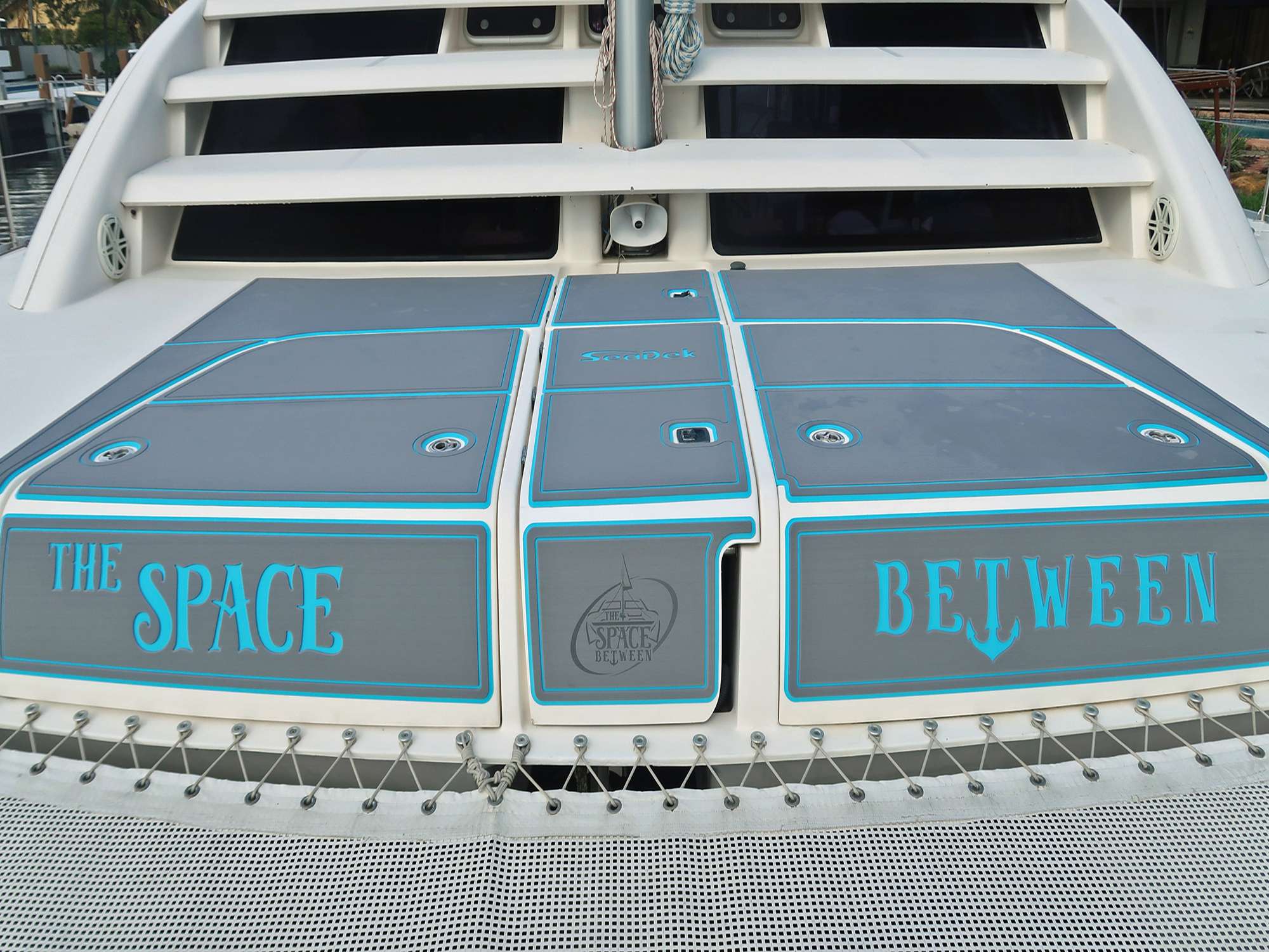 THE SPACE BETWEEN Yacht Charter - Foredeck Space