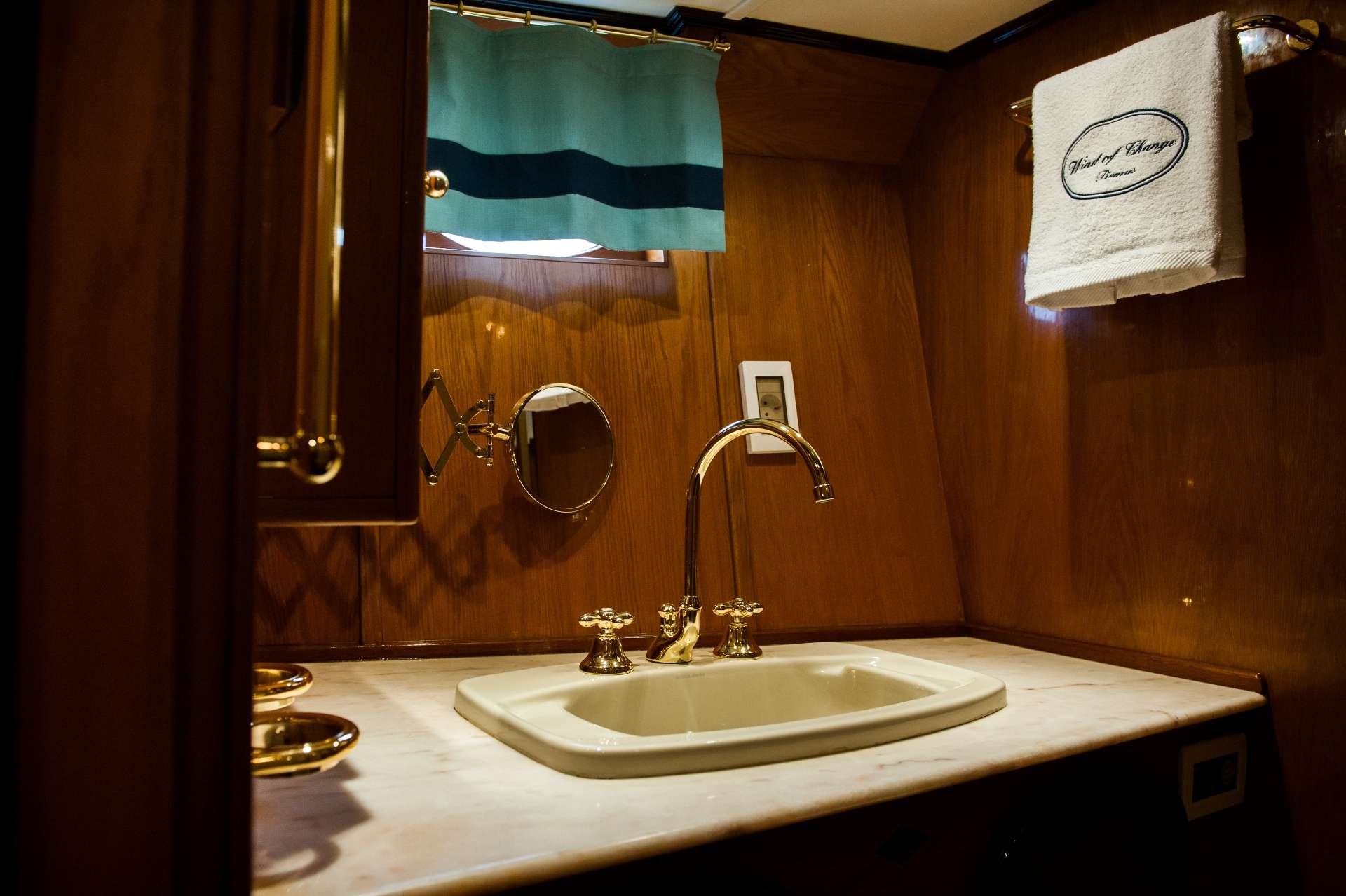 WIND OF CHANGE Yacht Charter - Bathroom