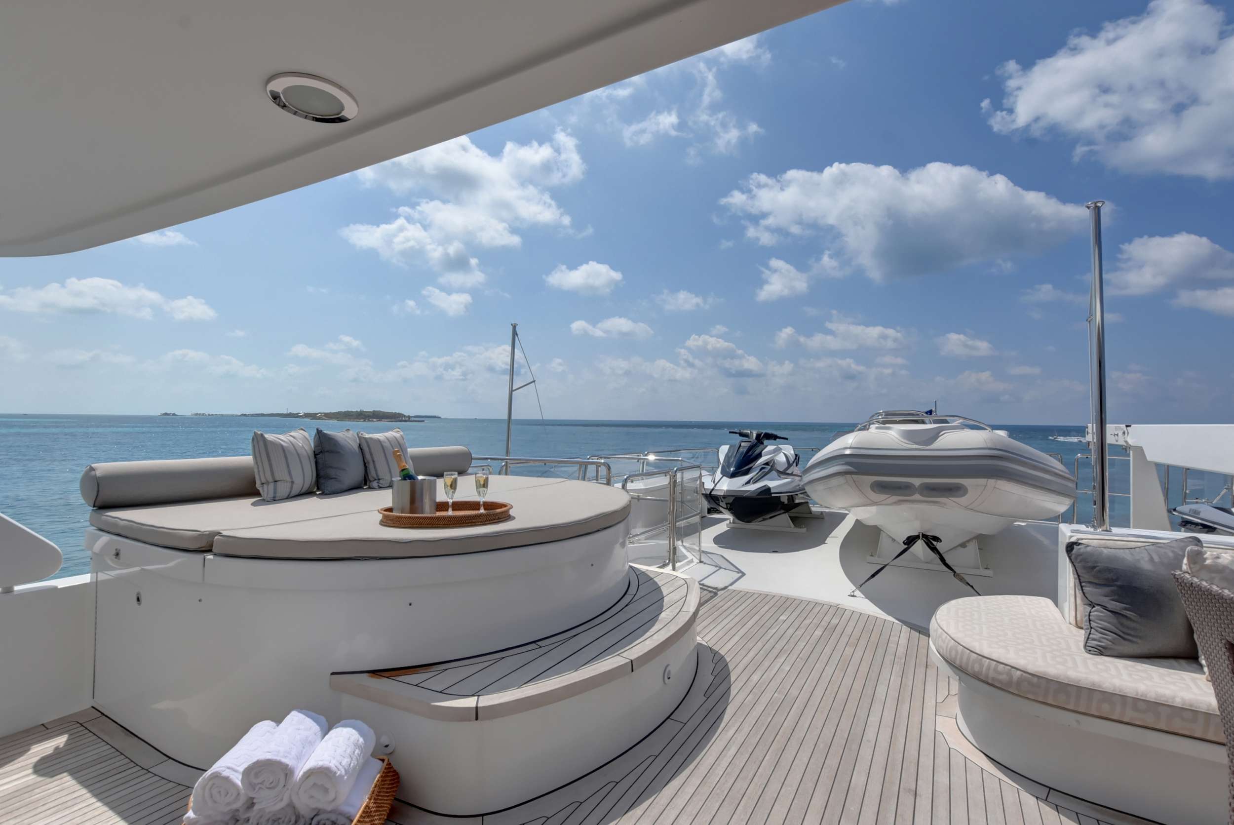 Flybridge Jacuzzi