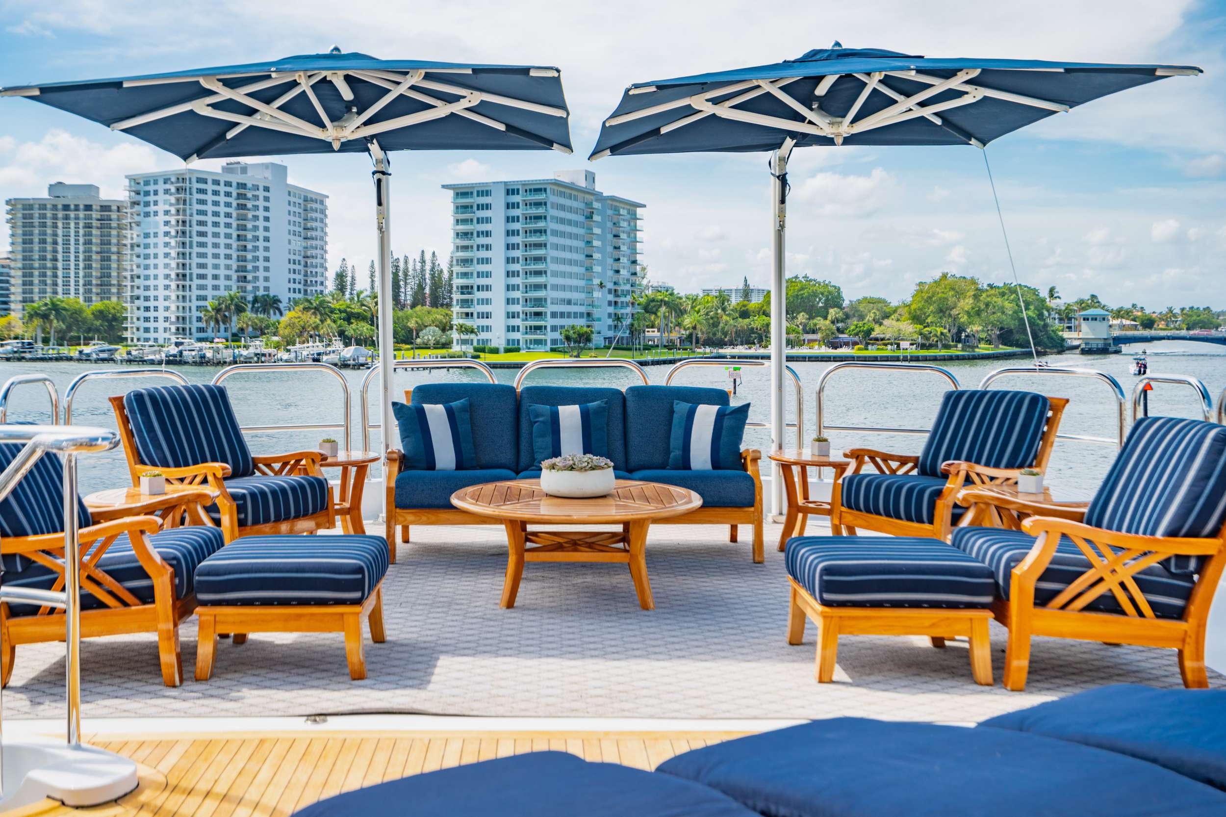 AQUASITION Yacht Charter - Sundeck Lounge