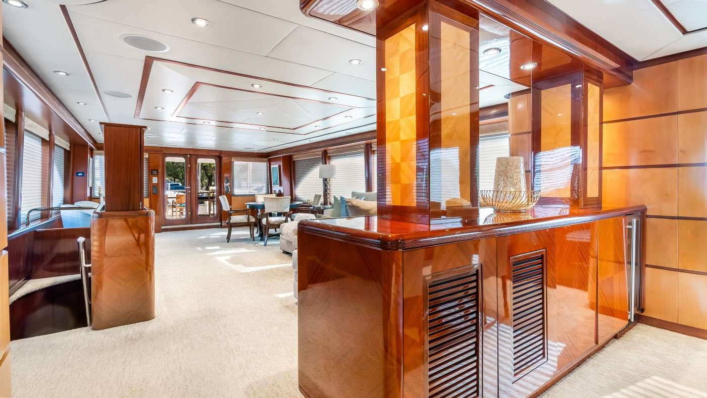 JUST ENOUGH Yacht Charter - Guest Bathroom