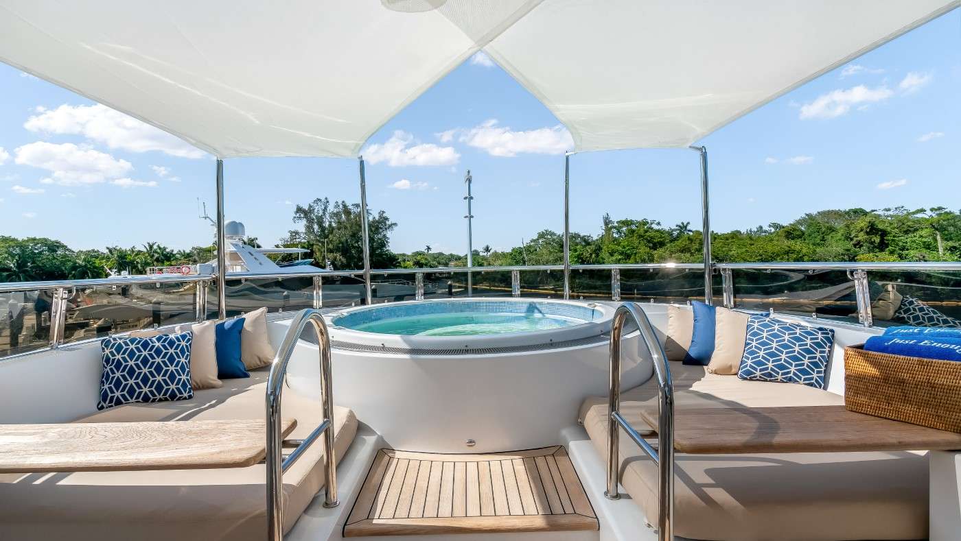 JUST ENOUGH Yacht Charter - Hot Tub- Sundeck