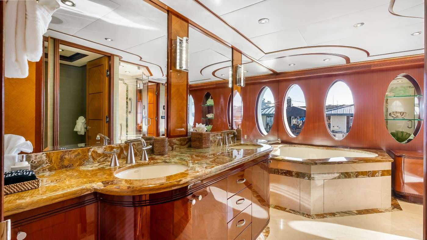 JUST ENOUGH Yacht Charter - Master Bathroom