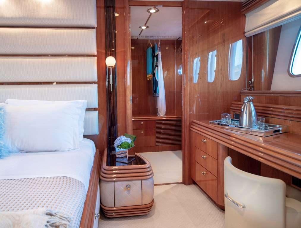 MI ALMA Yacht Charter - VIP Wardrobe