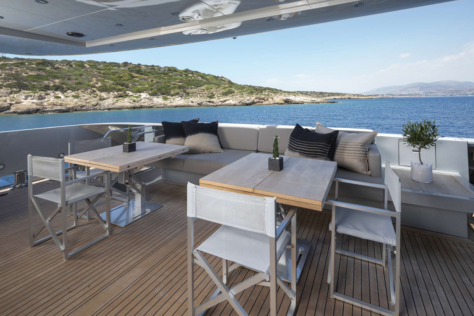 Billa Yacht Charter - Aft deck