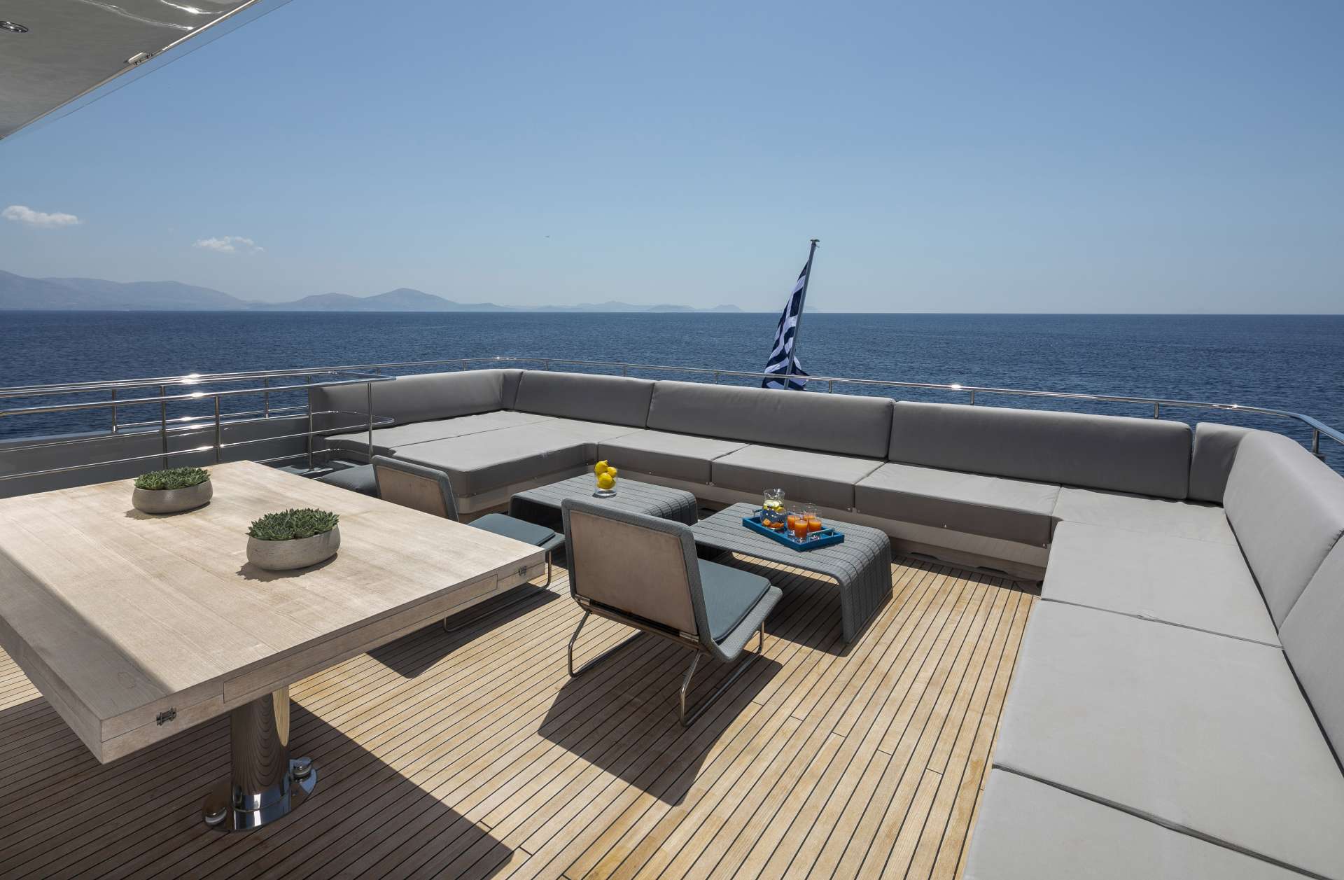 Billa Yacht Charter - Sun deck