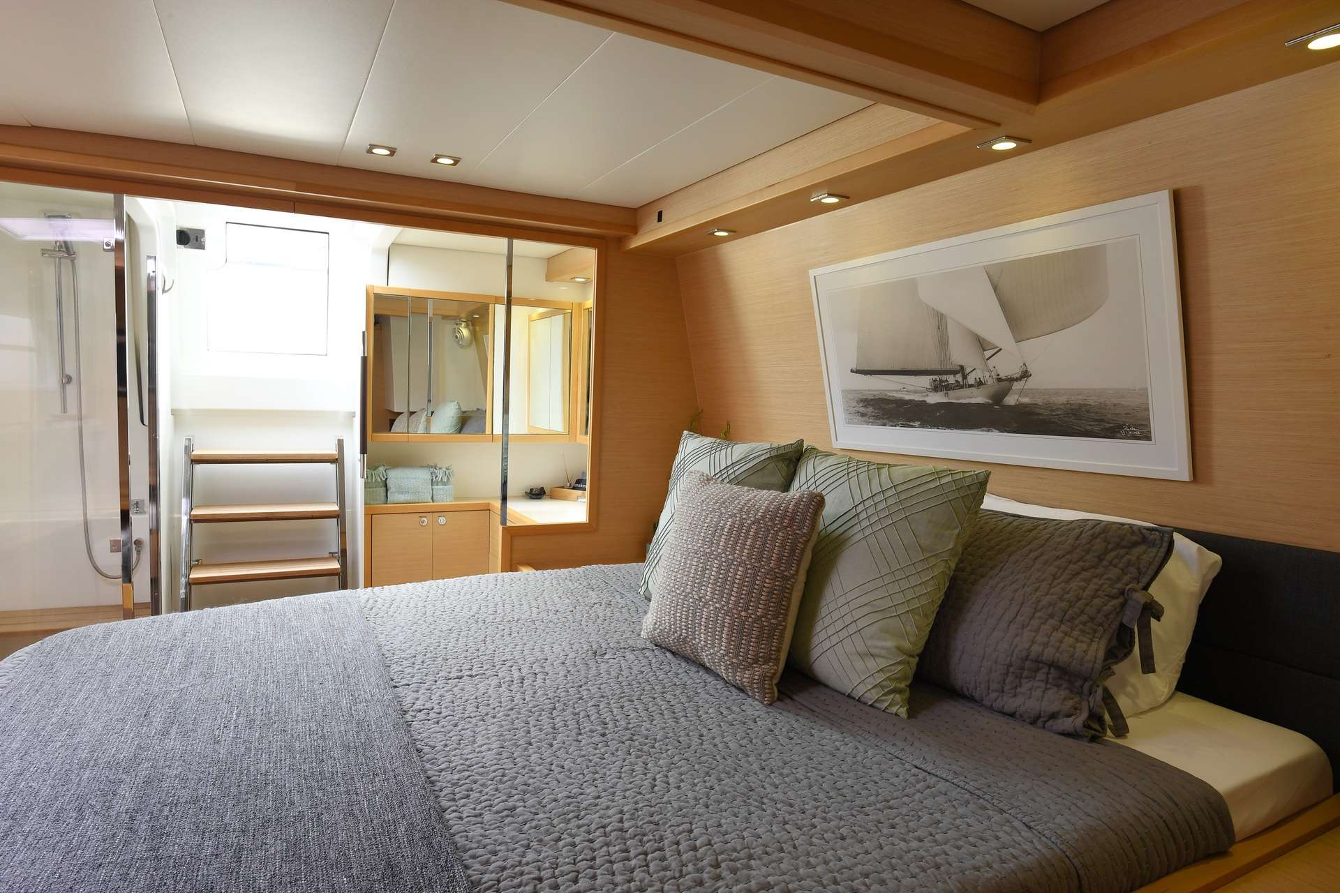 VIRAMAR Yacht Charter - Master Cabin with En-suite Head