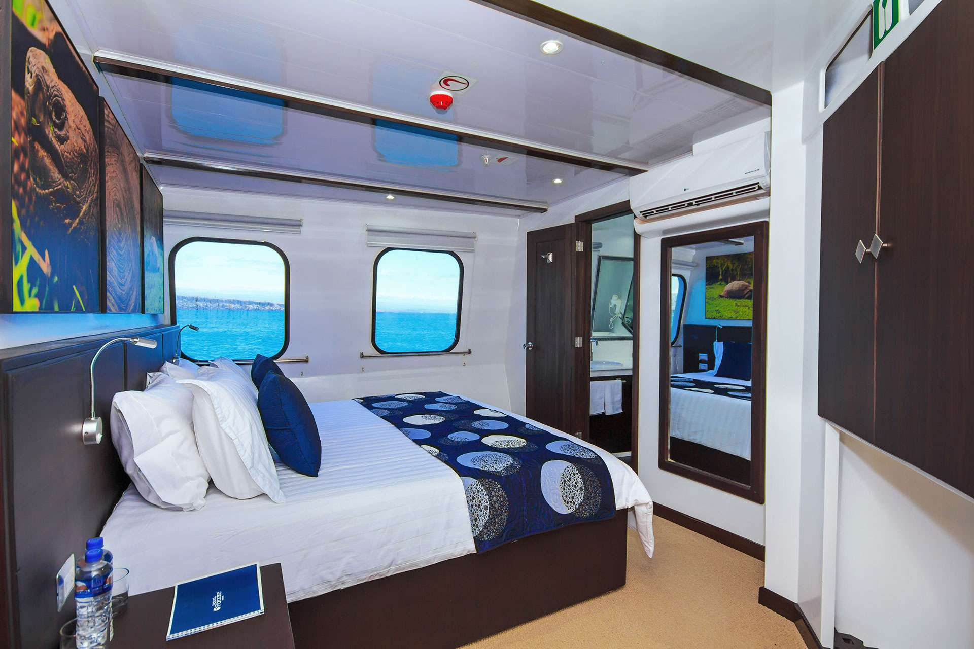 Natural Paradise Yacht Charter - Double Cabin