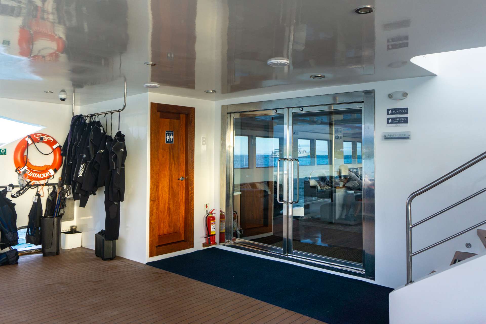 Infinity Yacht Charter - Social areas