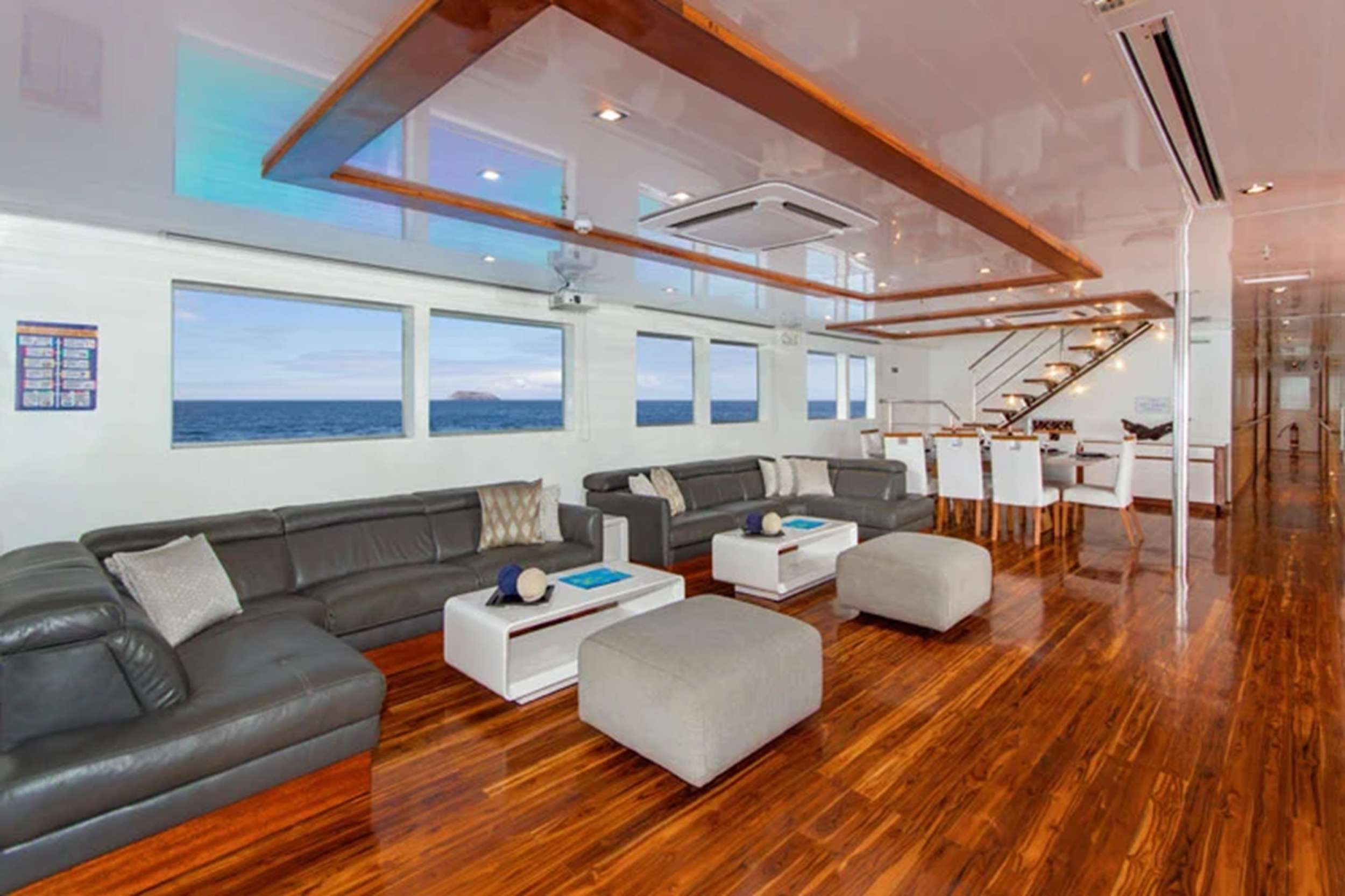 Infinity Yacht Charter - Lounge