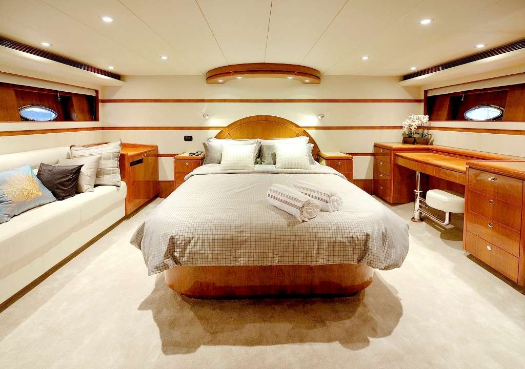 LADY KATHRYN Yacht Charter - Master cabin