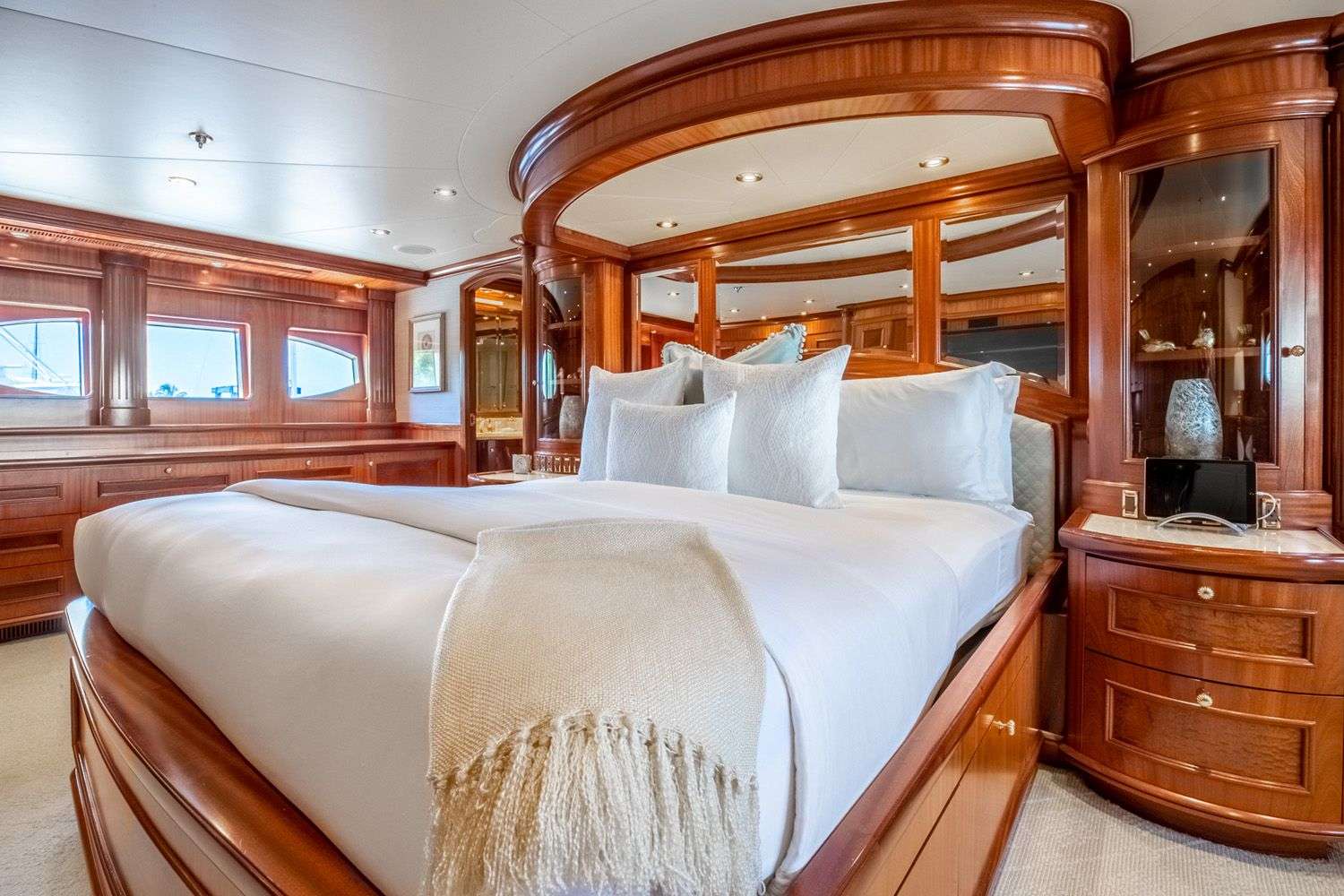 MISS STEPHANIE Yacht Charter - Owner's Stateroom