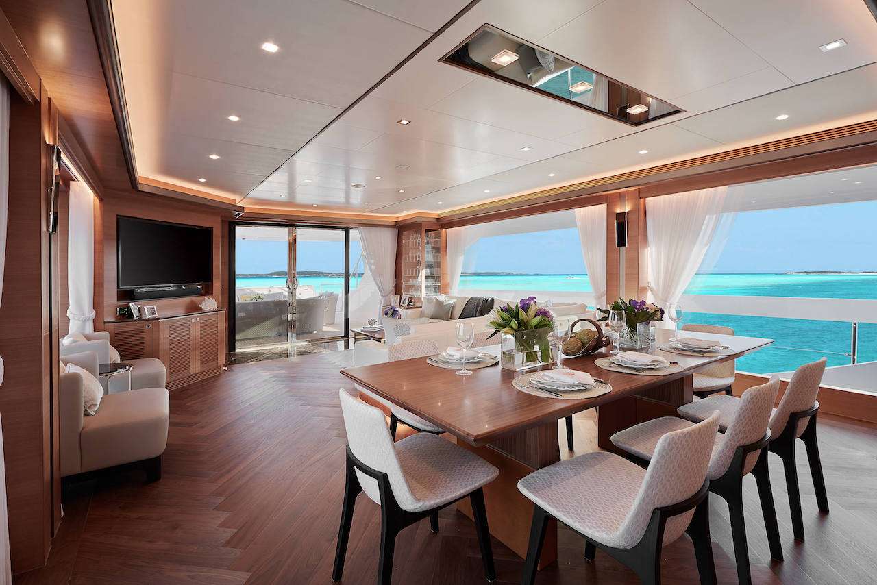 MIDNIGHT MOON Yacht Charter - Interior dining area