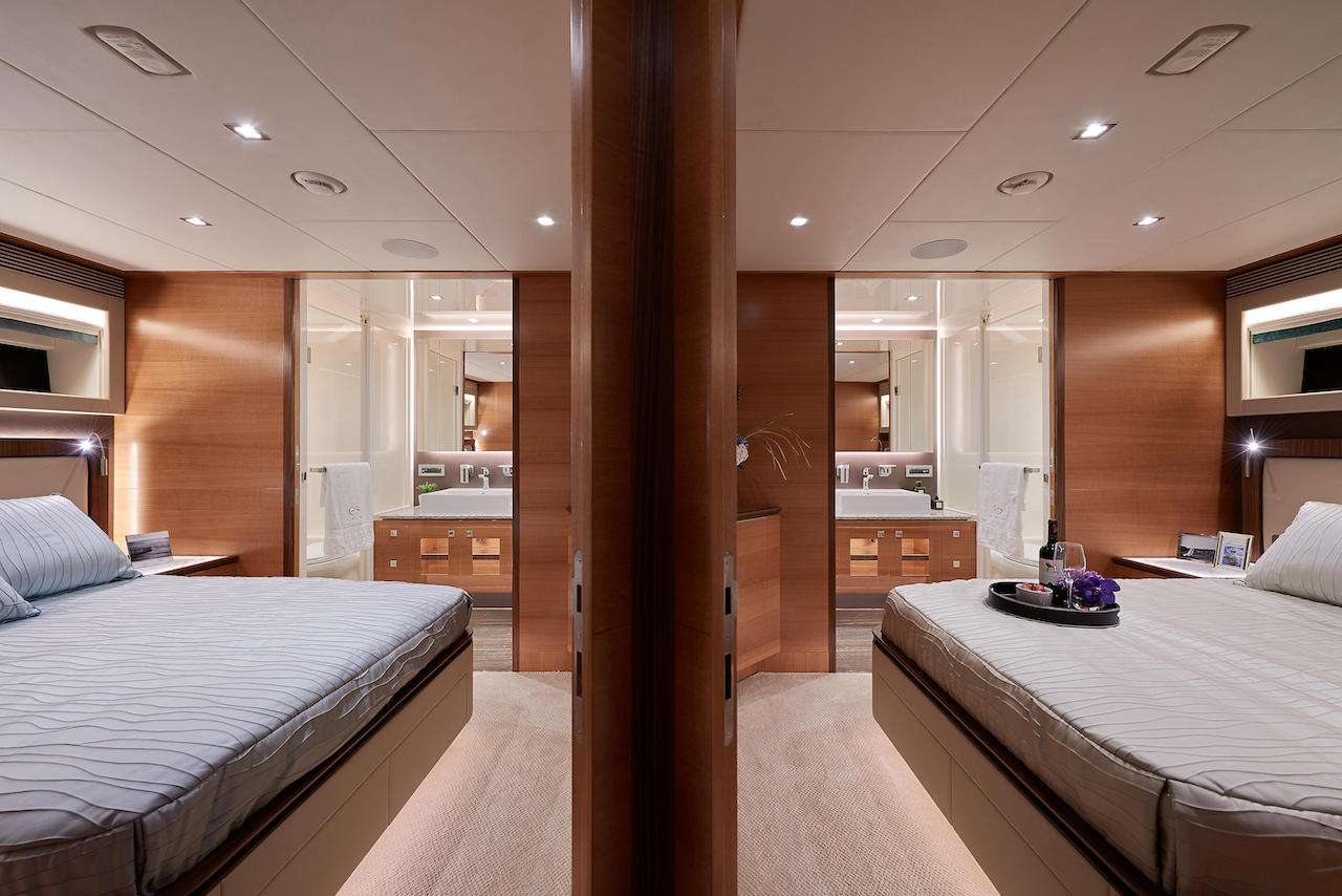 MIDNIGHT MOON Yacht Charter - Mirror-image guest suites amidships