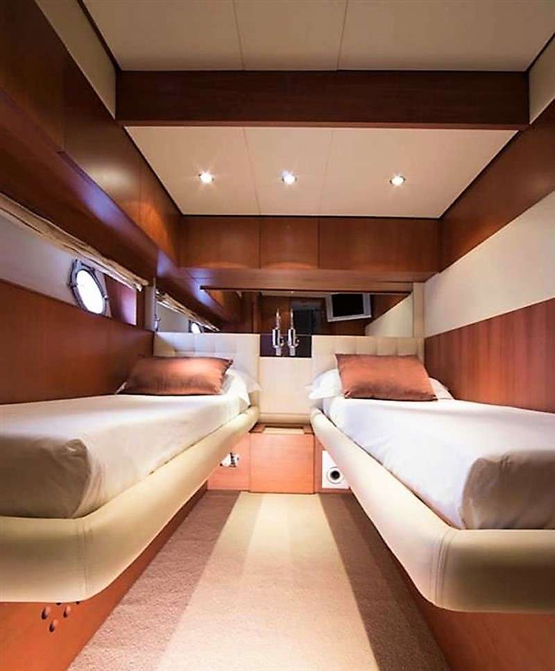 QUESTA e VITA Yacht Charter - One of the almost identical 2 Twin cabins, both convertible to ultra King