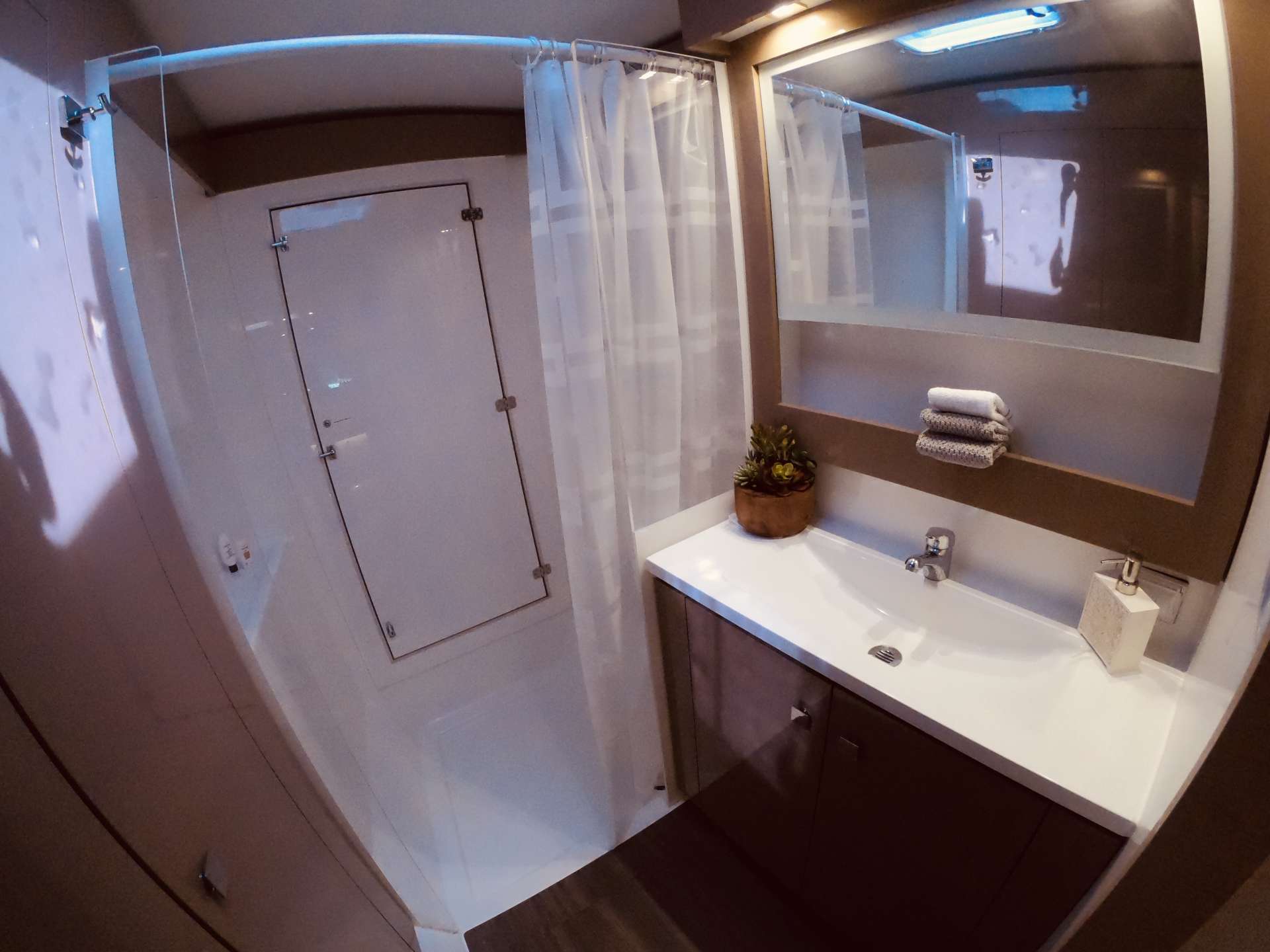 Catamaran Charter Kailani